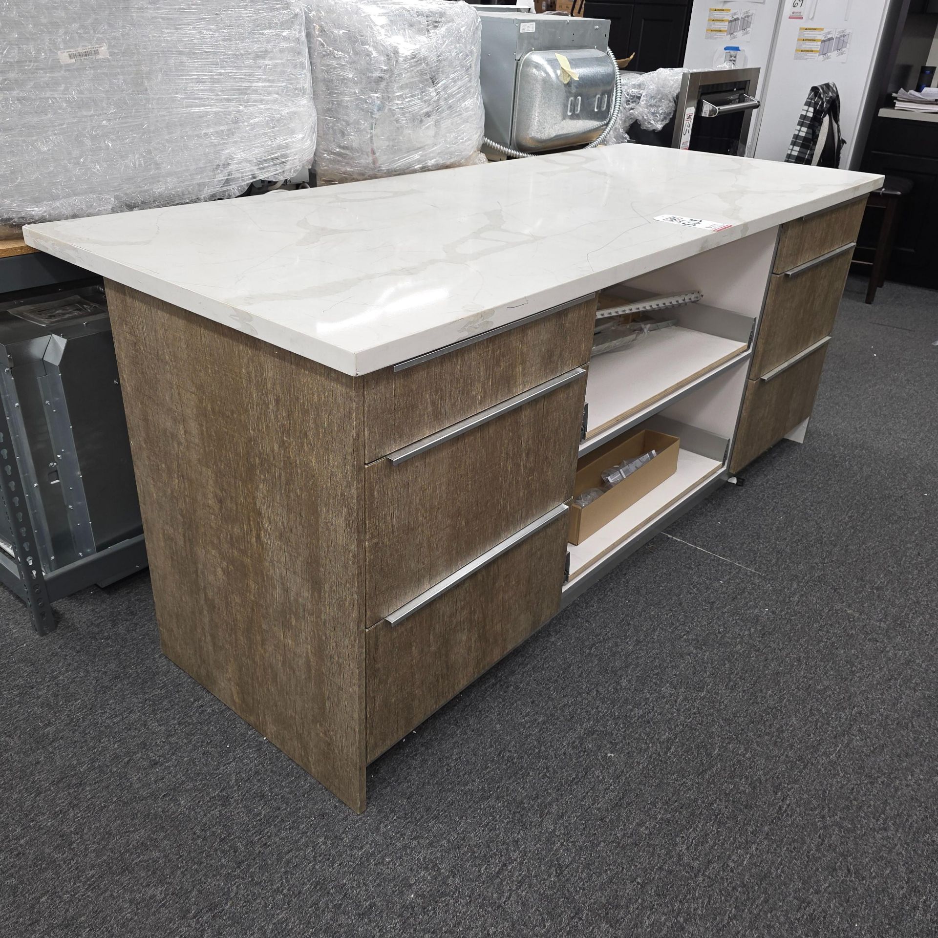 LOT - TWO-TONE KITCHEN CABINET SET W/ (2) 5' OF BASE CABINETS, 37-3/4" OVEN CABINET AND (2) 55" WALL - Image 6 of 10