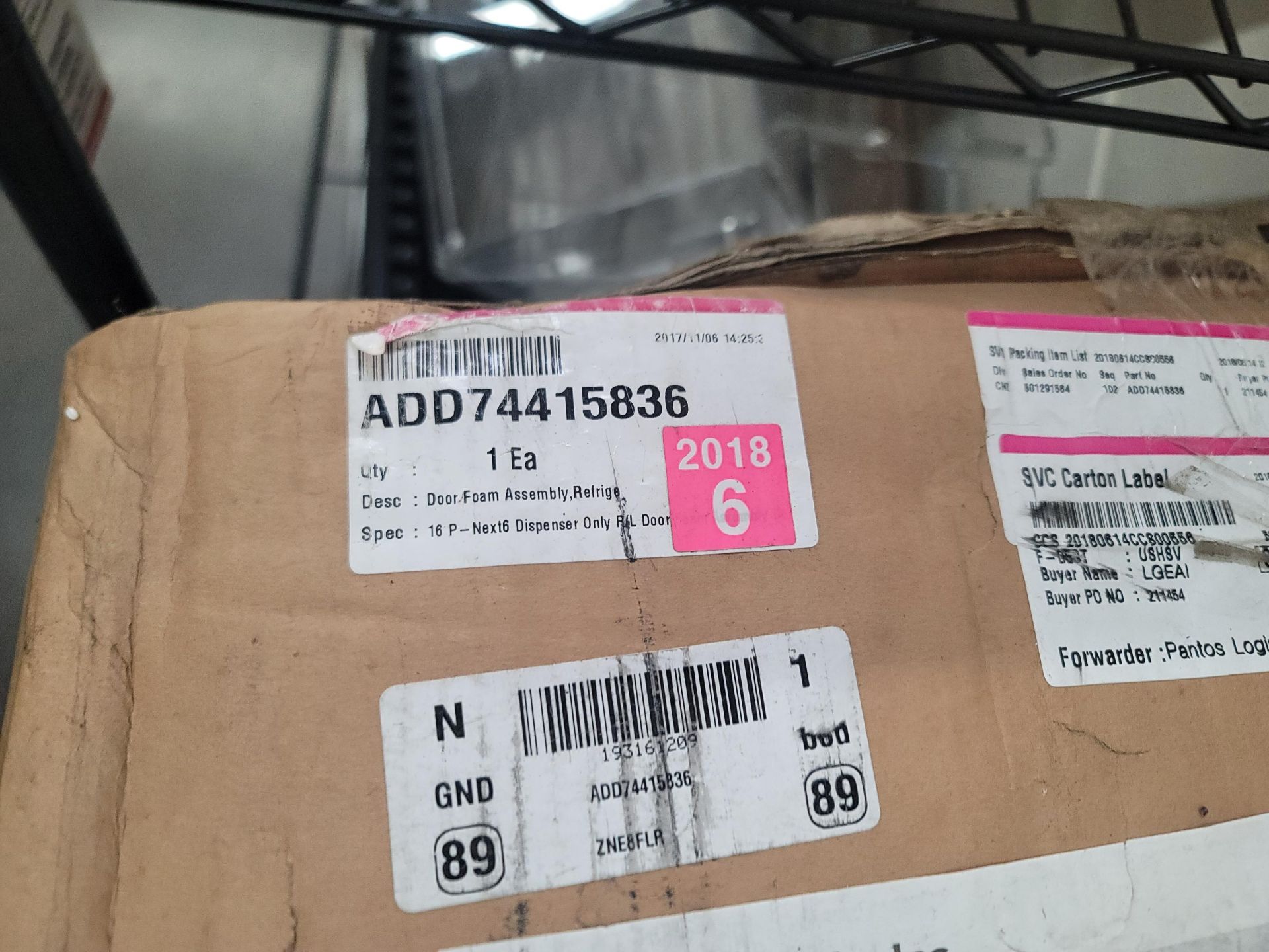 LOT - WIRE SHELF W/ CONTENTS AND LARGE BOX TO THE RIGHT TO INCLUDE APPLIANCE REPLACEMENT PARTS - Image 10 of 10