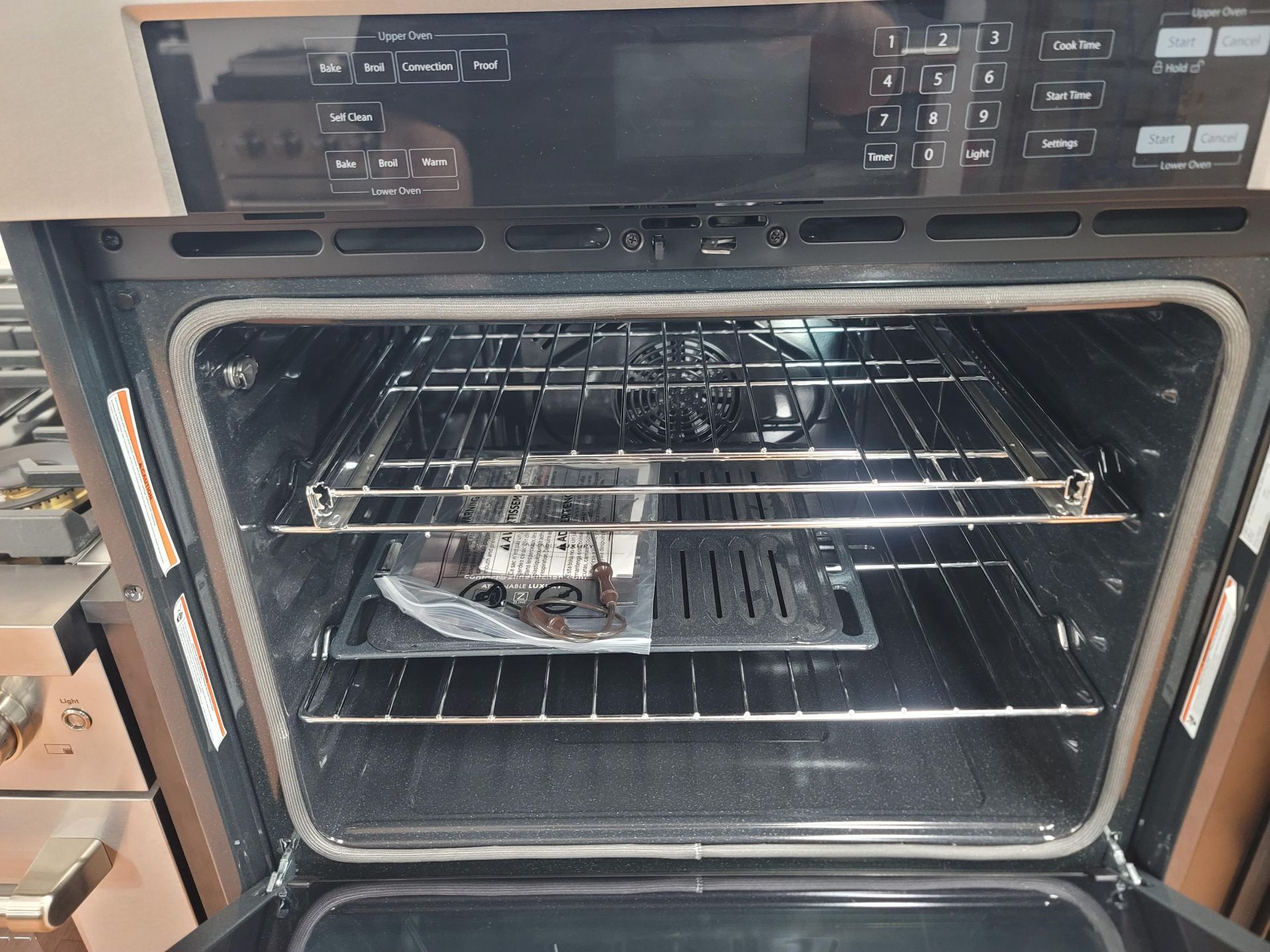 ZLINE 30" PROFESSIONAL DOUBLE ELECTRIC WALL OVEN W/ 10 CU. FT. CAPACITY IN STAINLESS STEEL, MODEL - Image 2 of 5