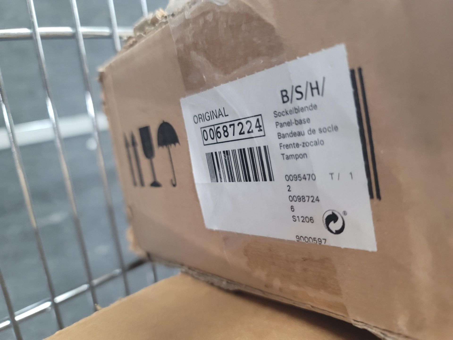 LOT - CONTENTS ONLY OF WIRE CART, TO CONTAIN APPLIANCE REPLACEMENT PARTS - Image 14 of 16