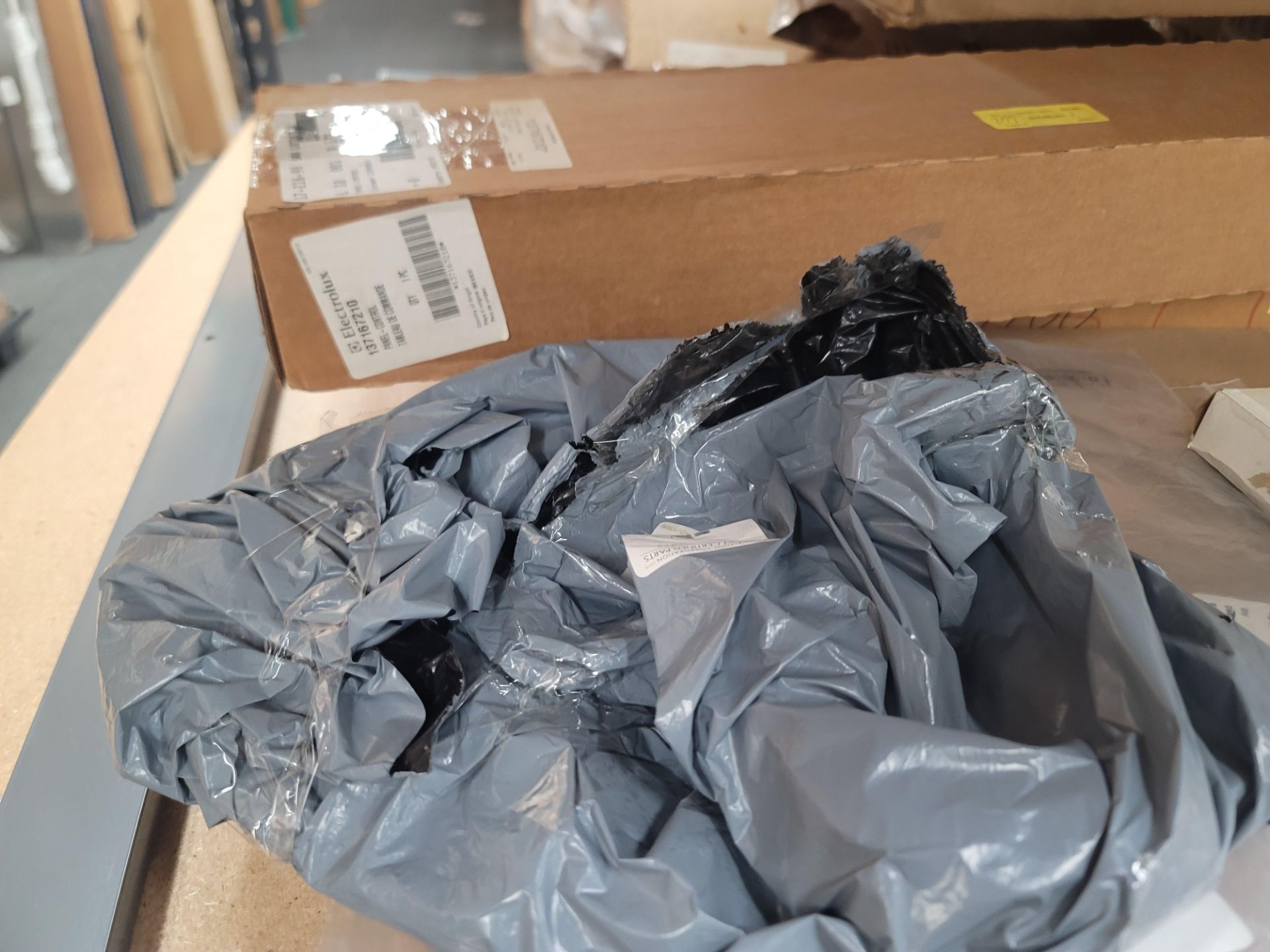 LOT - CONTENTS OF (2) 8' X 4' SHELVES, TO INCLUDE LOOSE AND BOXED APPLIANCE REPLACEMENT PARTS - Image 2 of 20