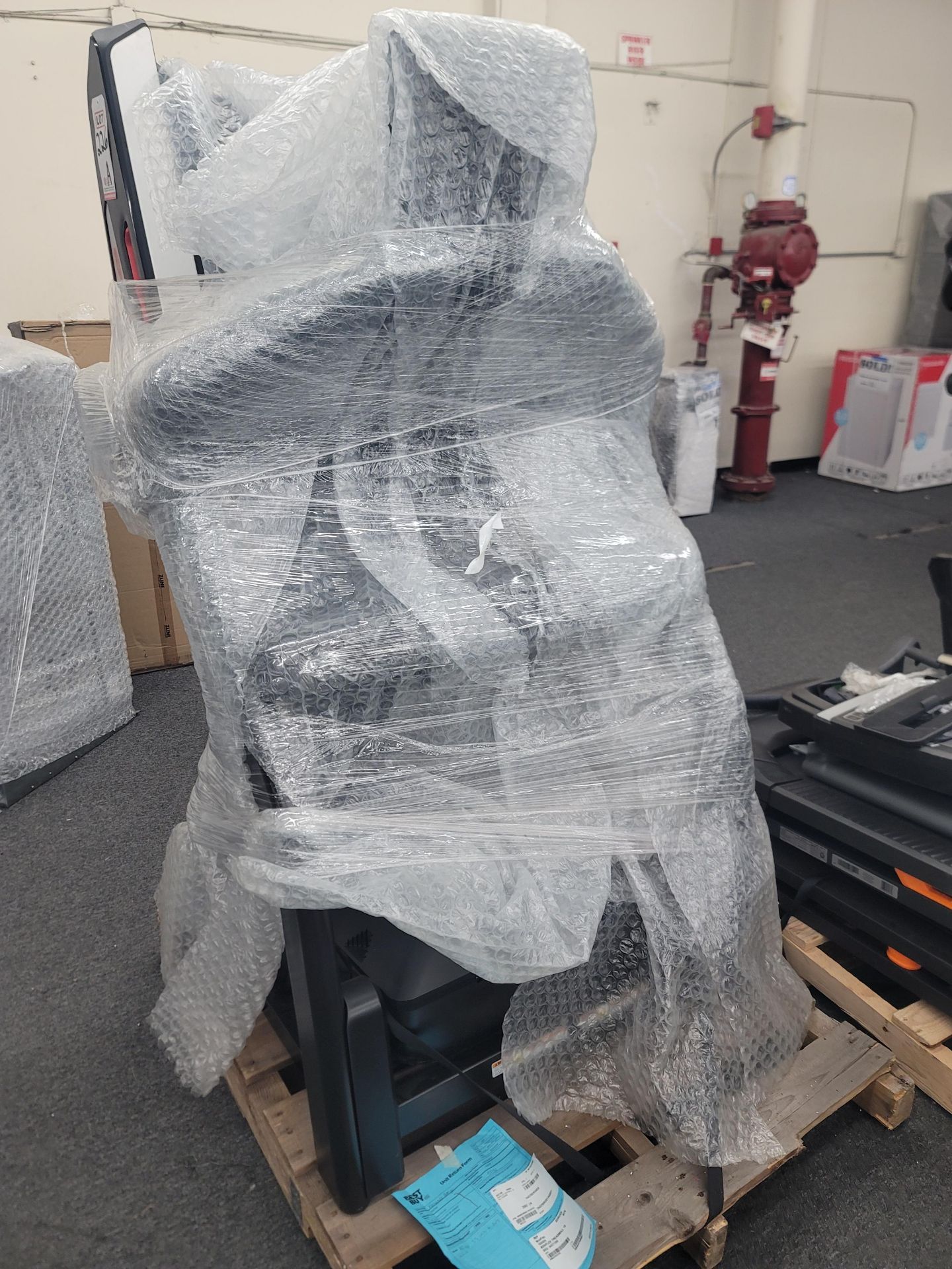 BOWFLEX TREADMILL 10, OUT OF SERVICE, NEEDS TO BE FIXED, WAS RETURNED BECAUSE IT SHUTS OFF AFTER - Image 3 of 4