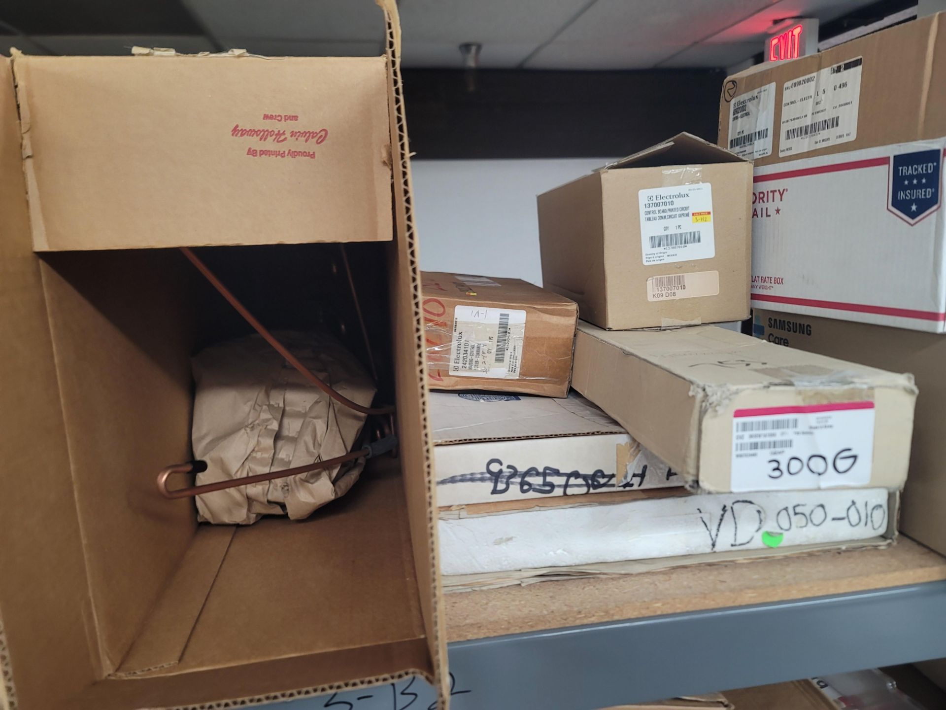 LOT - 8' SHELF UNIT W/ CONTENTS OF APPLIANCE REPLACEMENT PARTS - Image 3 of 20