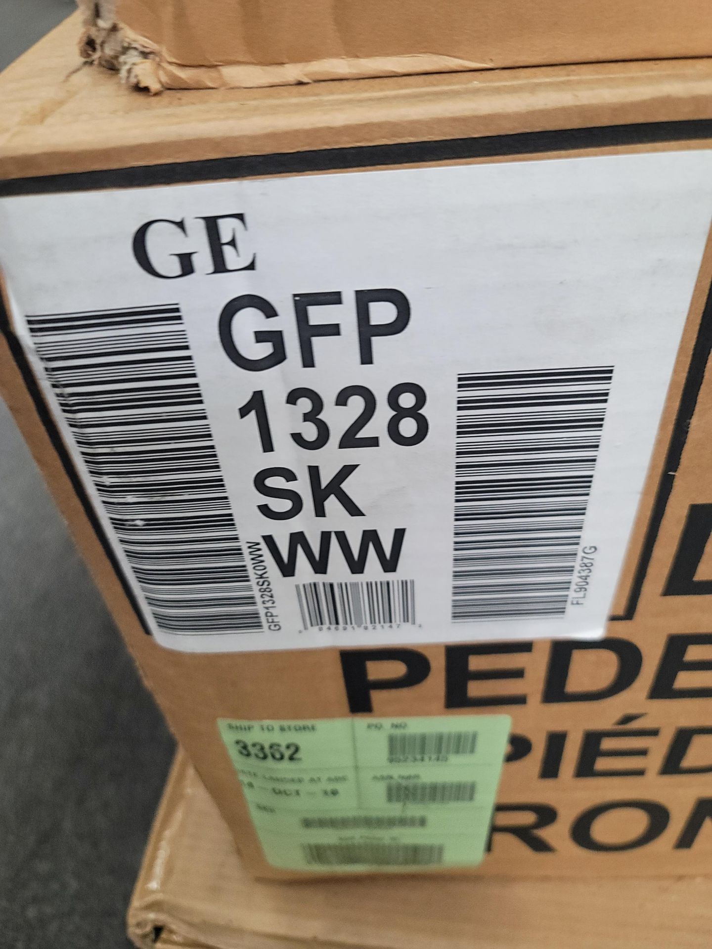 GE 28" LAUNDRY PEDESTAL W/ 13" HT, IN WHITE, MODEL GFP1328SKWW, IN ORIGINAL CARTON - Image 2 of 2