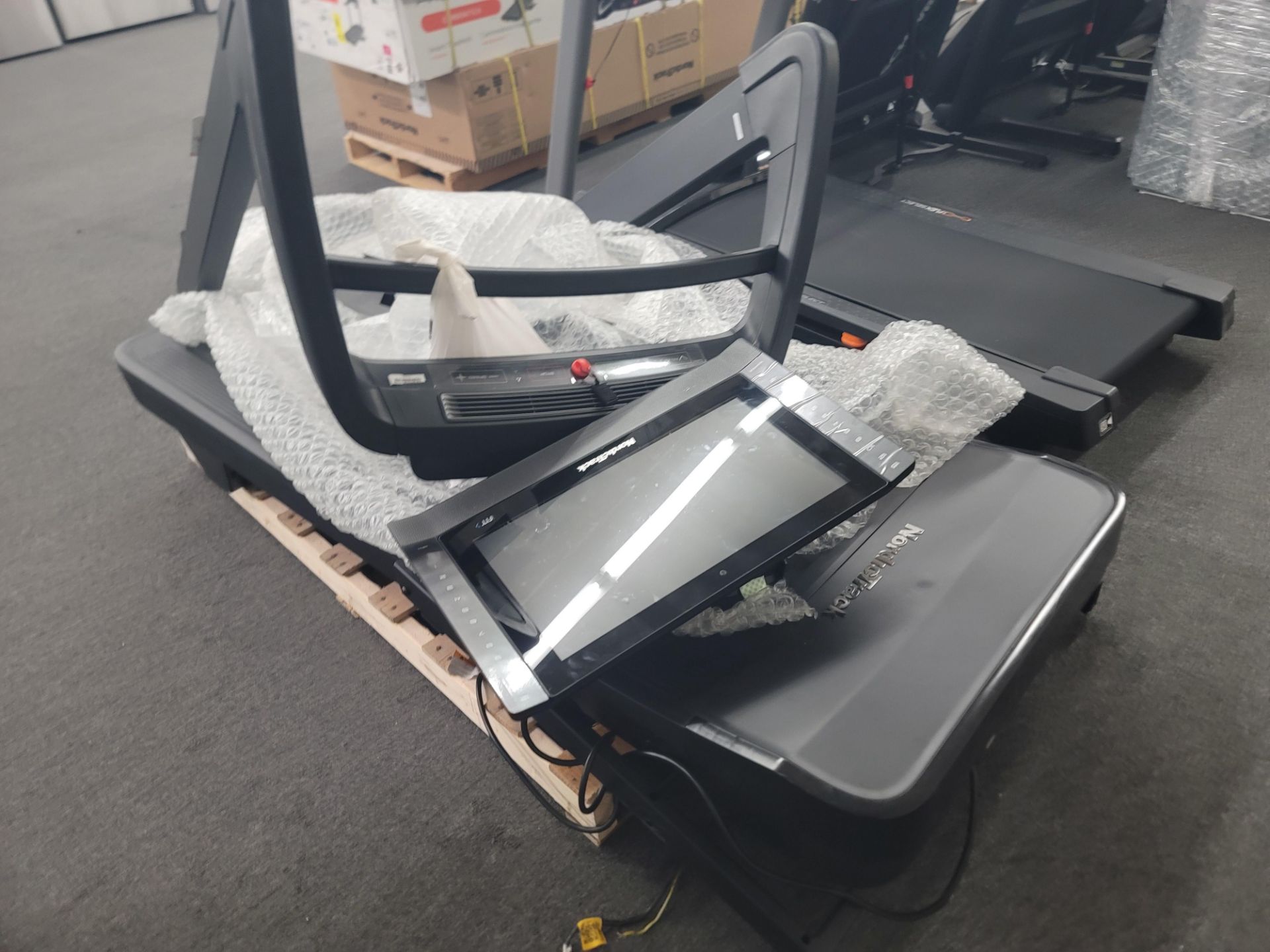 NORDICTRACK TREADMILL FOR PARTS ONLY, (DON'T KNOW IF ALL PARTS ARE THERE OR NOT), MODEL NTL17122.19, - Image 4 of 4