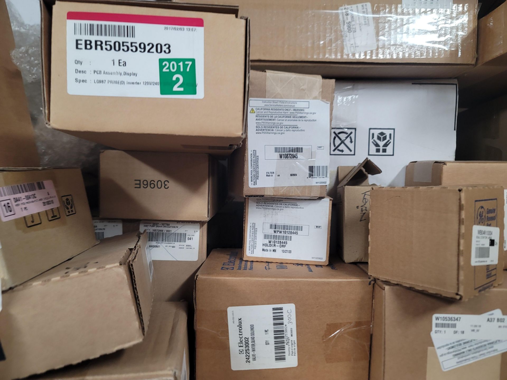 LOT - 8' SHELF UNIT W/ CONTENTS OF APPLIANCE REPLACEMENT PARTS - Image 6 of 23