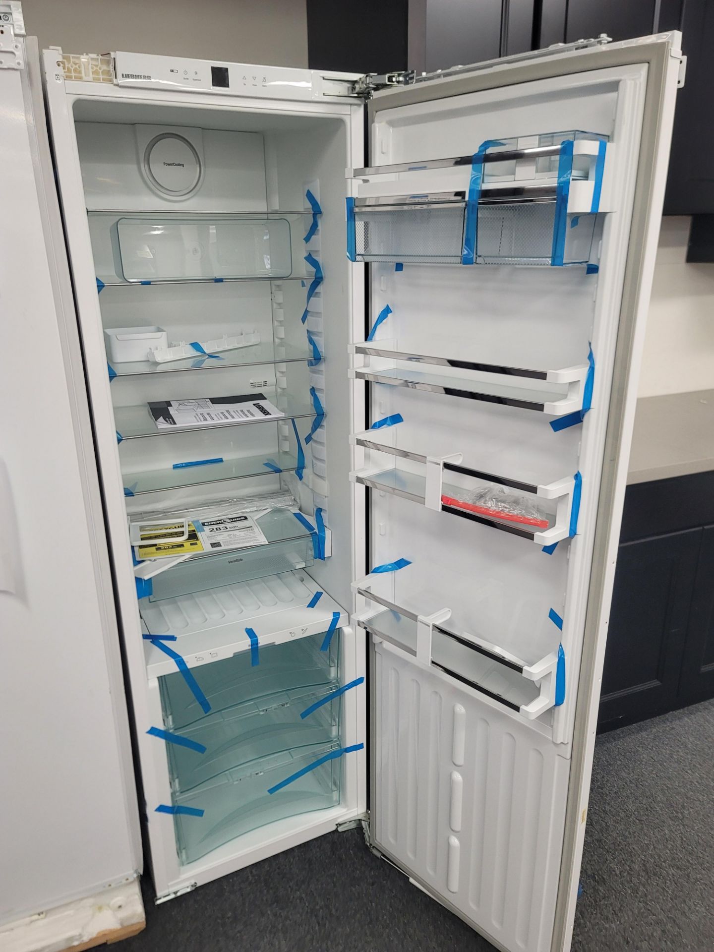 LIEBHERR 24" REFRIGERATOR COLUMN W/ 10.9 CU. FT. CAPACITY, MODEL HRB1120, (NOTE: WE DO NOT HAVE - Image 2 of 3