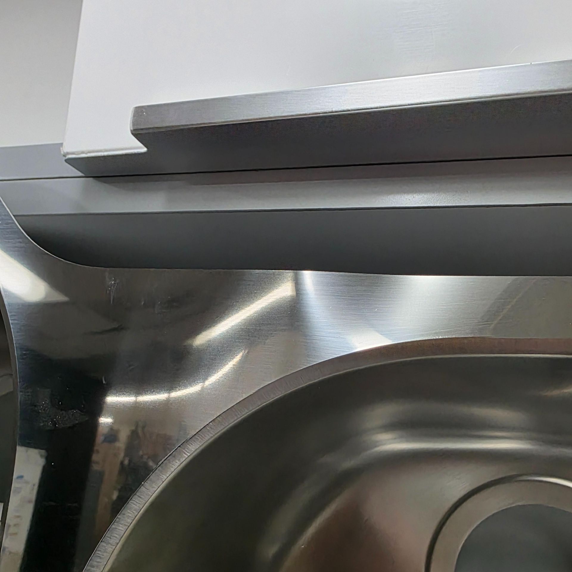 FRANKE REGATTA UNDERMOUNT DOUBLE BOWL KITCHEN SINK, MODEL RGX160, (NOTE: LIP HAS (2) MINOR DENT/ - Image 2 of 4