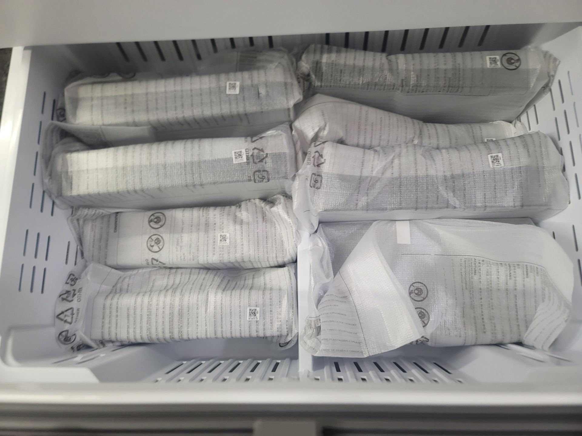 SAMSUNG BESPOKE 36" SMART FREESTANDING FRENCH DOOR 20.8 CU. FT. REFRIGERATOR / 9.0 CU. FT. FREEZER / - Image 6 of 8