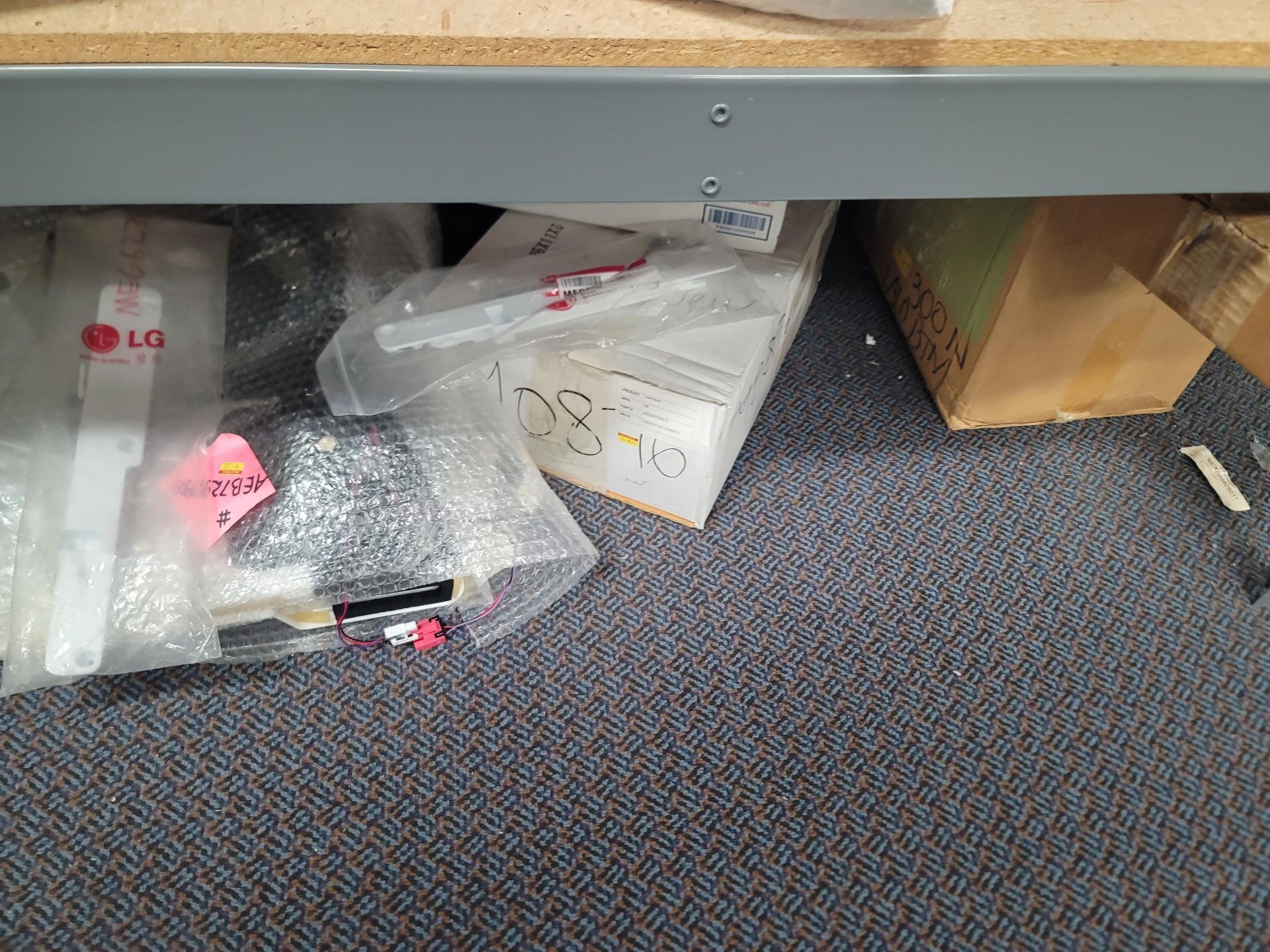 LOT - 8' SHELF UNIT W/ CONTENTS OF APPLIANCE REPLACEMENT PARTS - Image 18 of 19