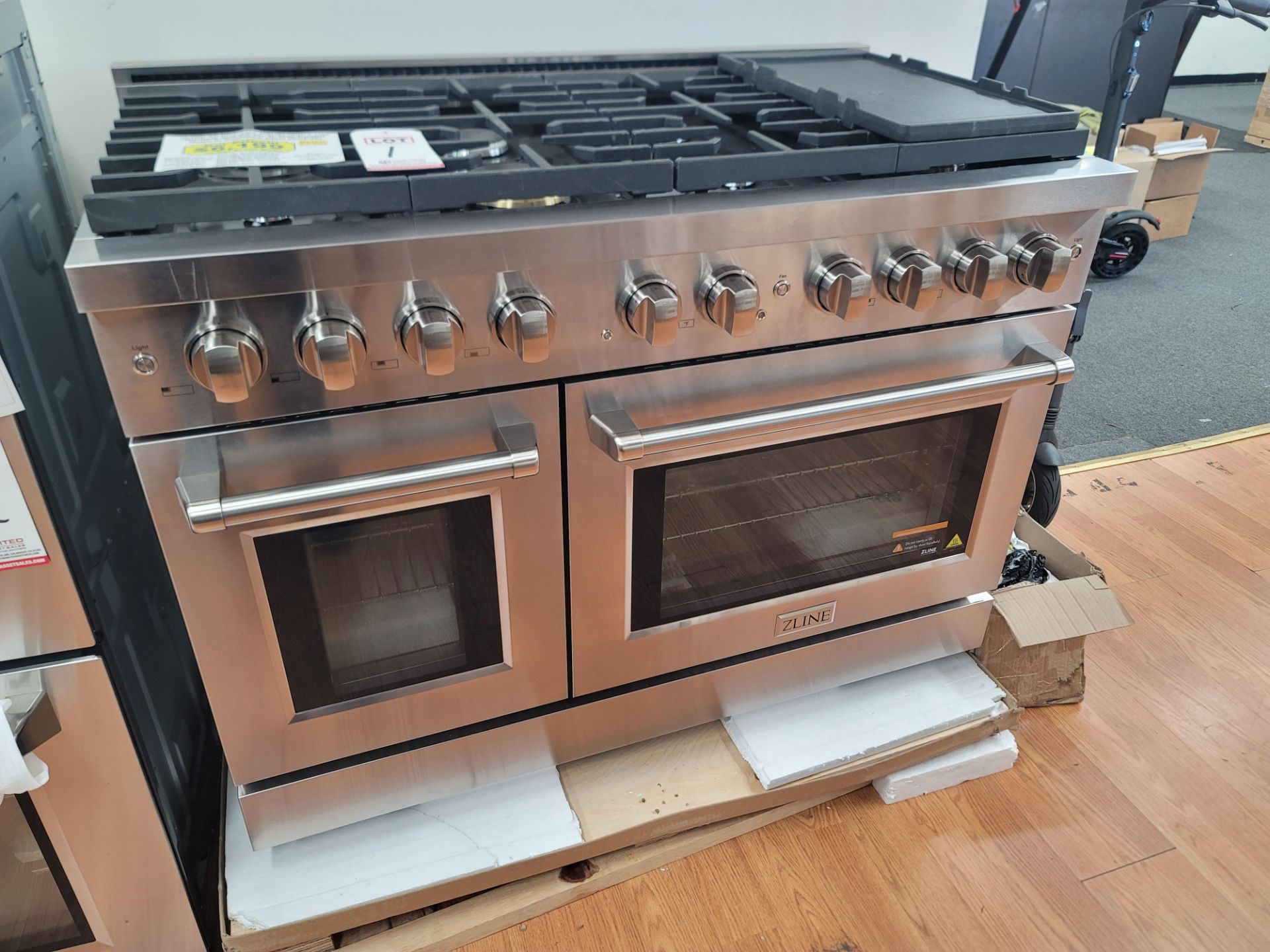ZLINE 48" GAS RANGE W/ (8) GAS BURNERS AND 6.7 CU. FT. GAS DOUBLE OVEN IN STAINLESS STEEL, MODEL