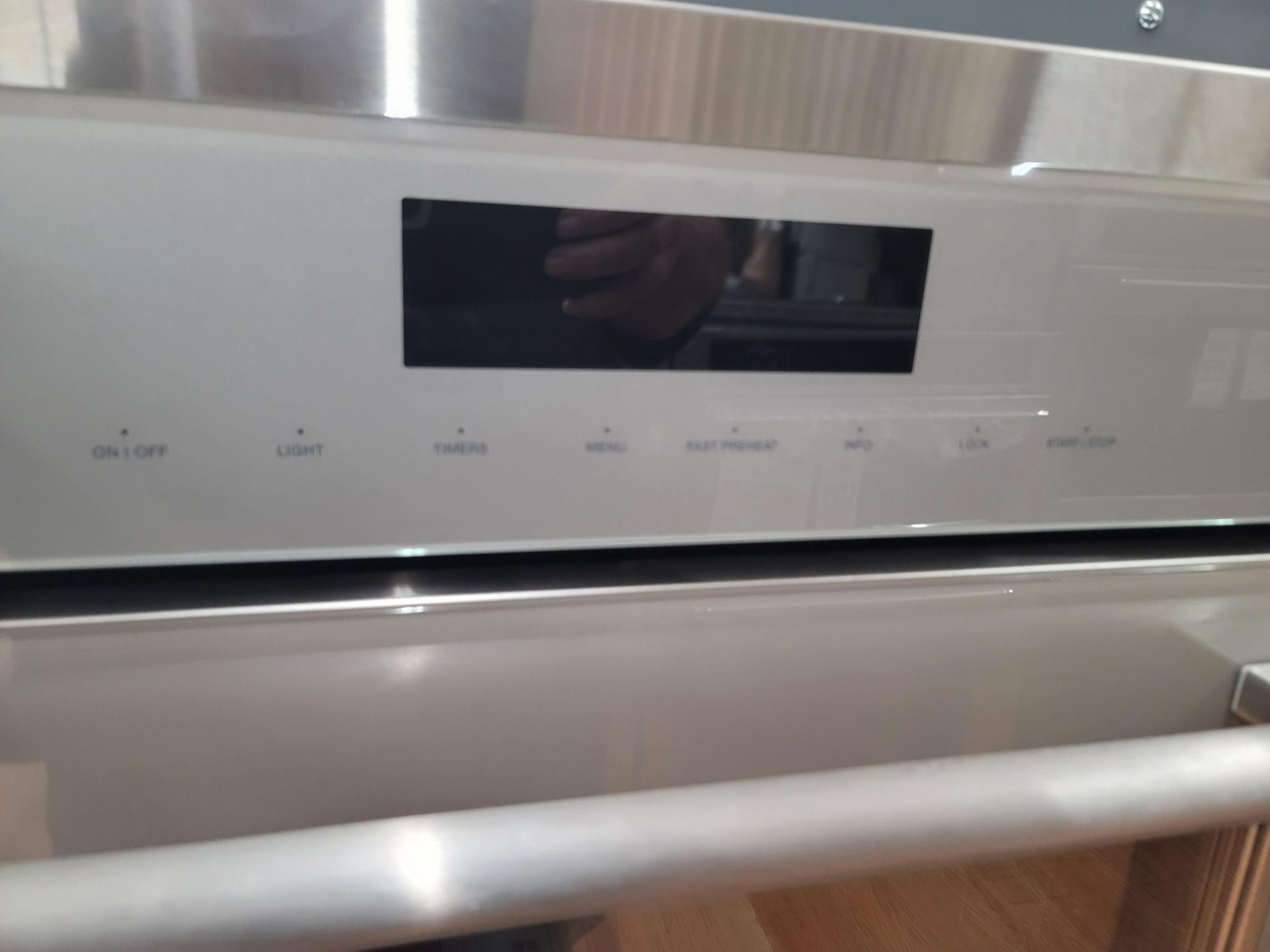 THERMADOR MASTERPIECE SERIES 30" DOUBLE SMART ELECTRIC WALL OVEN IN STAINLESS STEEL, CAPACITY: UPPER - Image 4 of 5