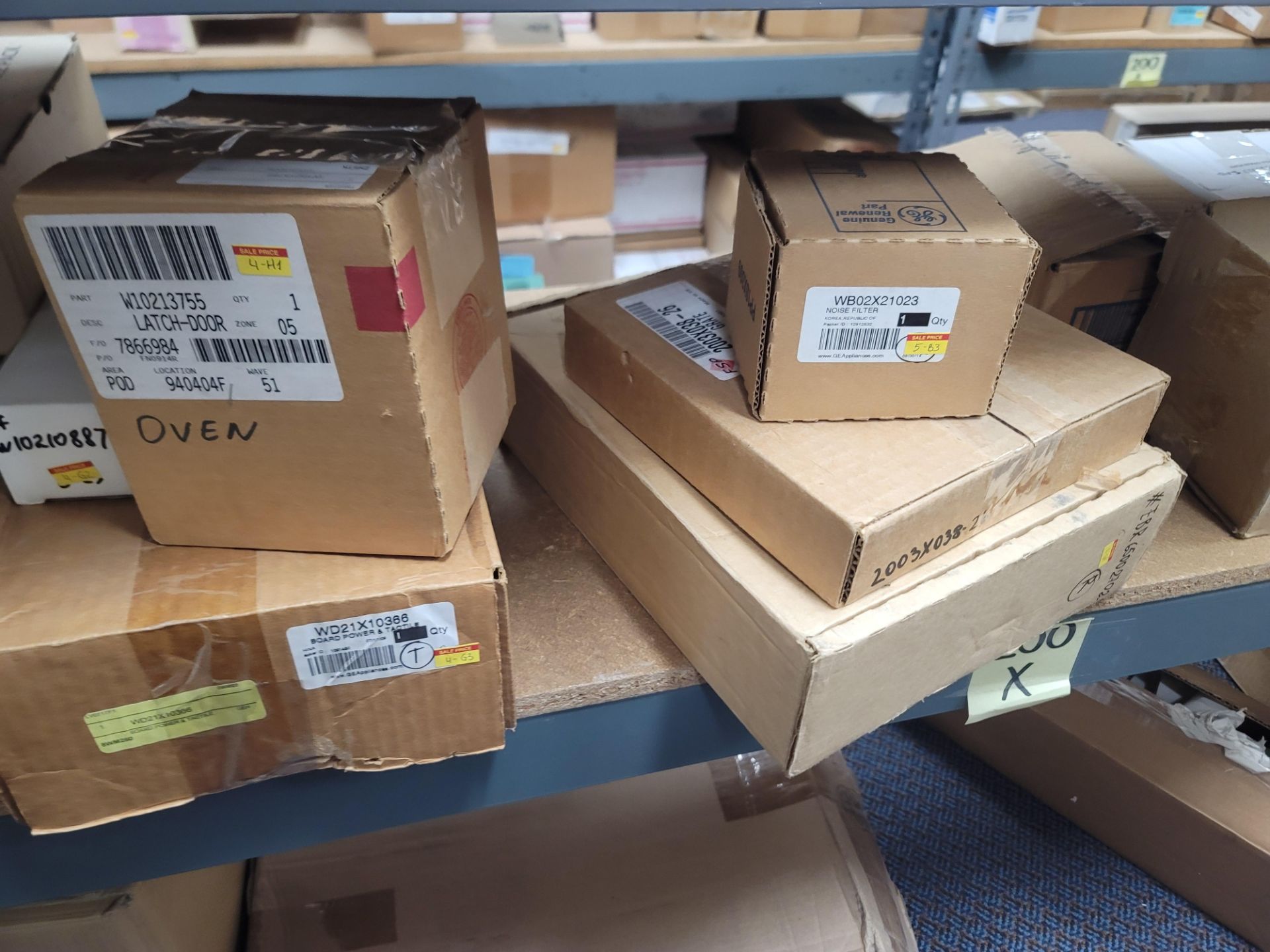 LOT - 8' SHELF UNIT W/ CONTENTS OF APPLIANCE REPLACEMENT PARTS - Image 13 of 18