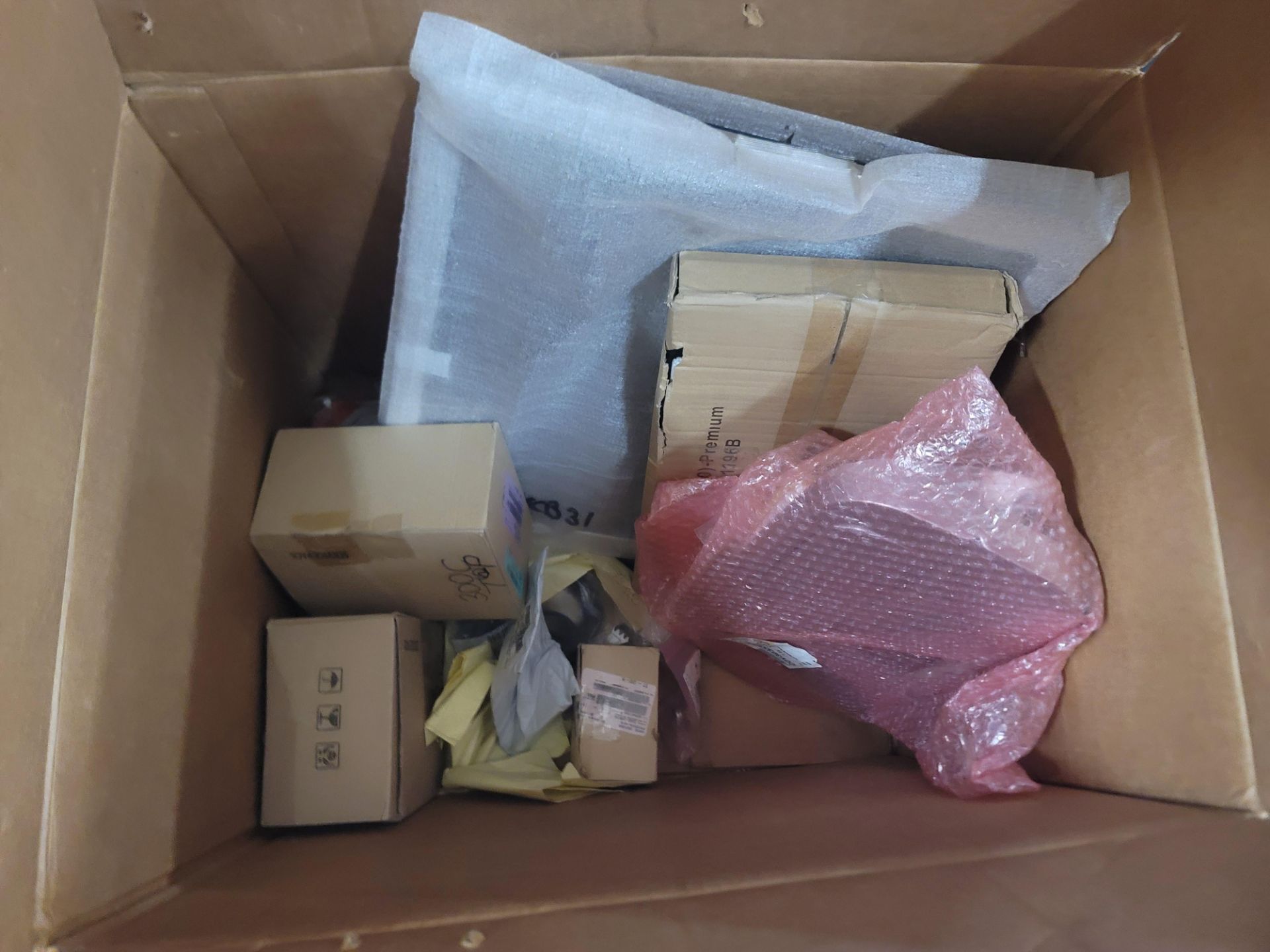 LOT - CONTENTS OF (2) 8' X 4' SHELVES, TO INCLUDE LOOSE AND BOXED APPLIANCE REPLACEMENT PARTS - Image 15 of 22