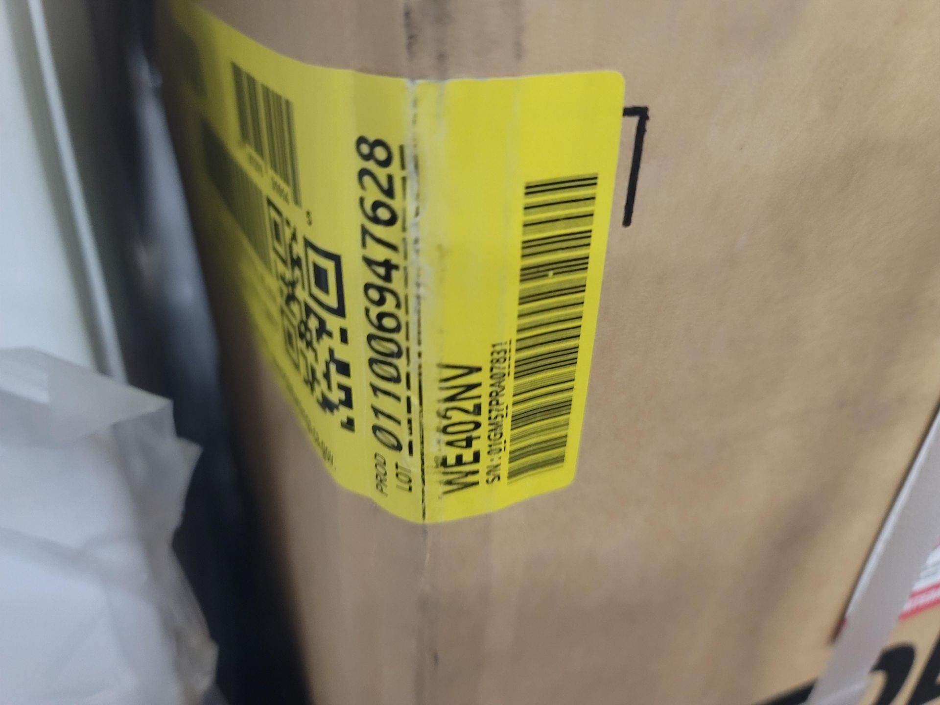 SAMSUNG 27" LAUNDRY PEDESTAL W/ 14.2" HT, IN BLACK STAINLESS STEEL, MODEL WE402NV, IN ORIGINAL - Image 2 of 2