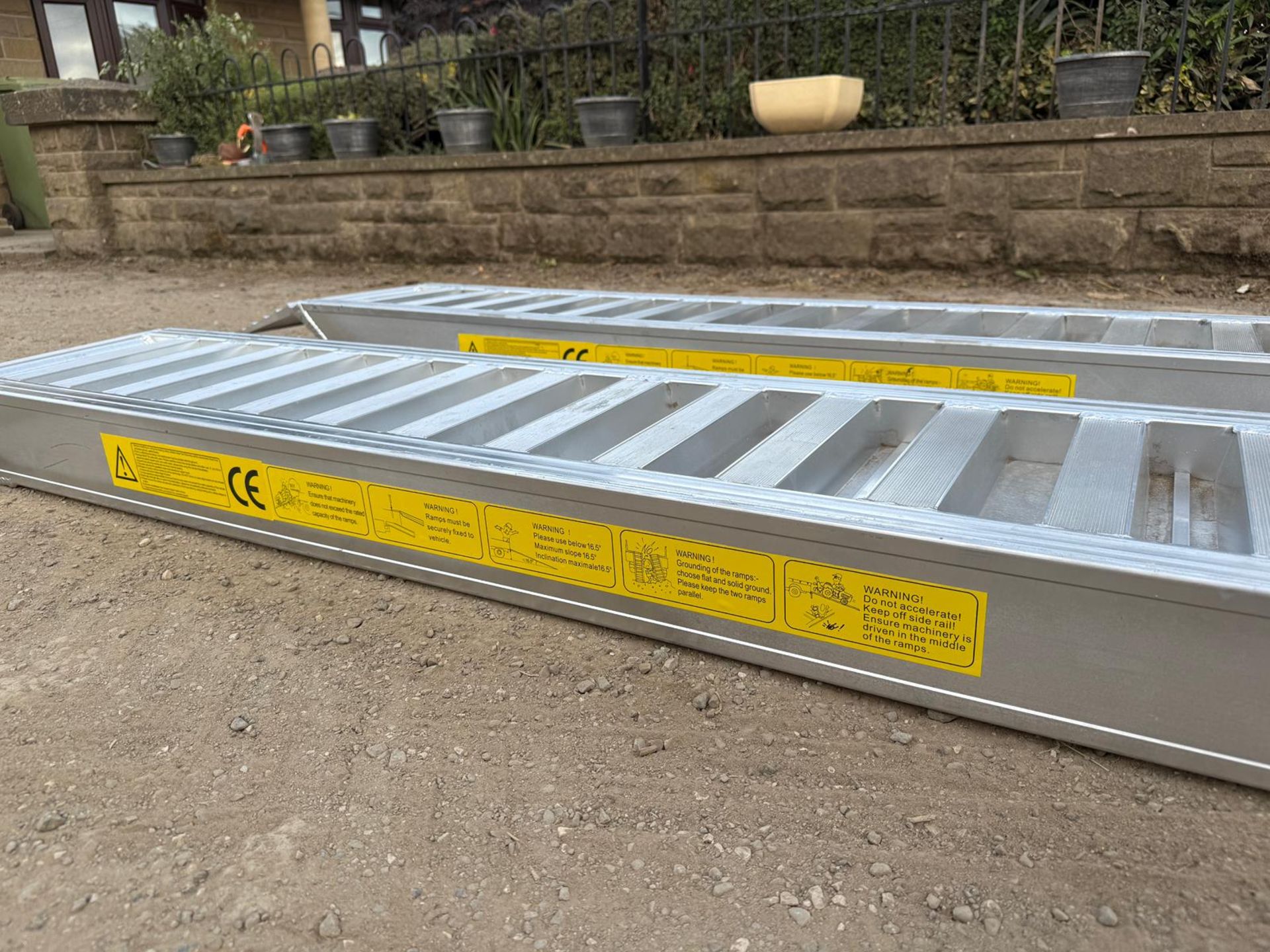 VC00048 Information from the seller: NEW/UNUSED SET OF 8FT ALUMINIUM 6 ...