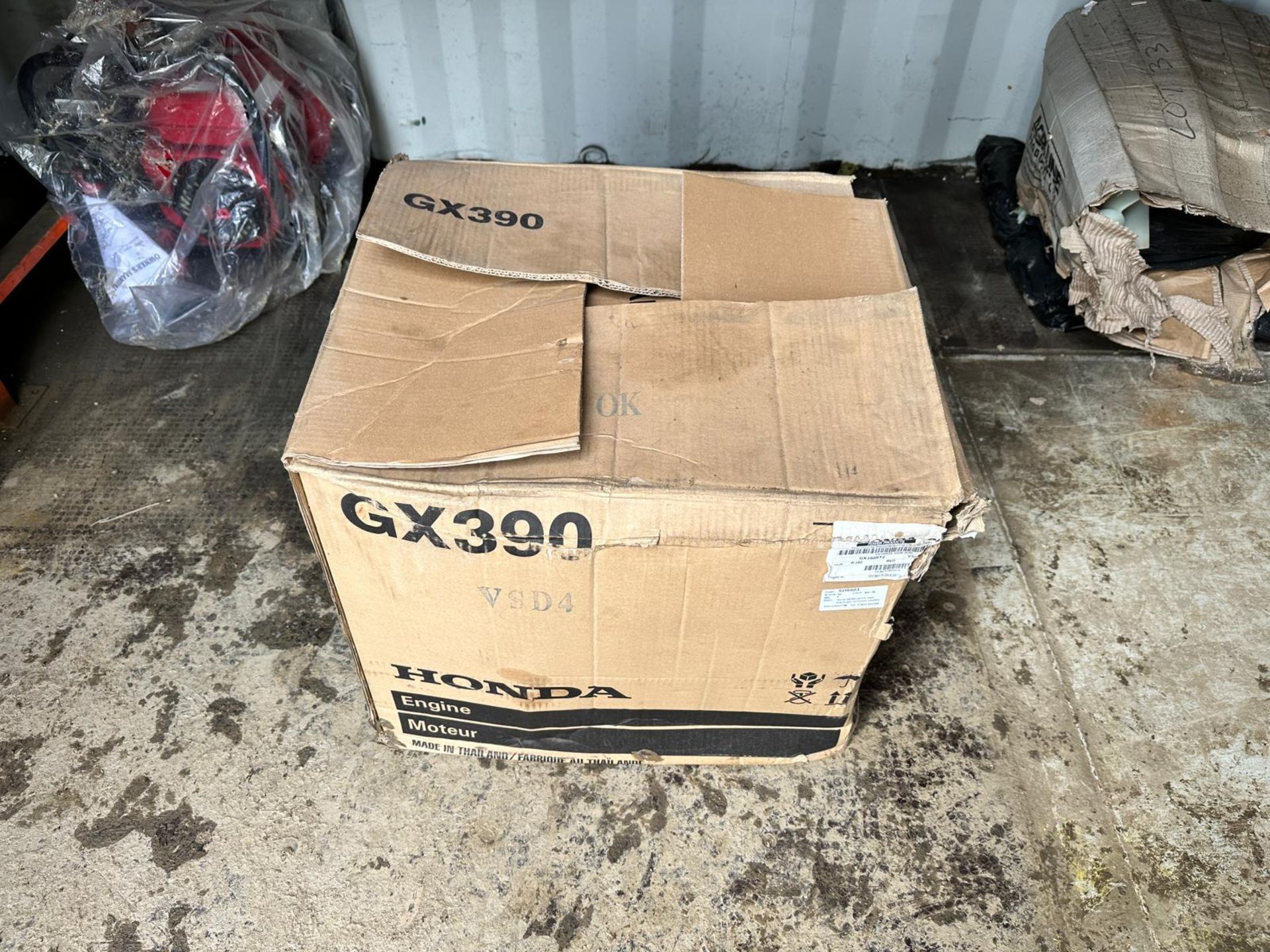 NEW/UNUSED HONDA GX390 ELECTRIC START PETROL ENGINE - 7 AVAILABLE - NO VAT - Image 4 of 12