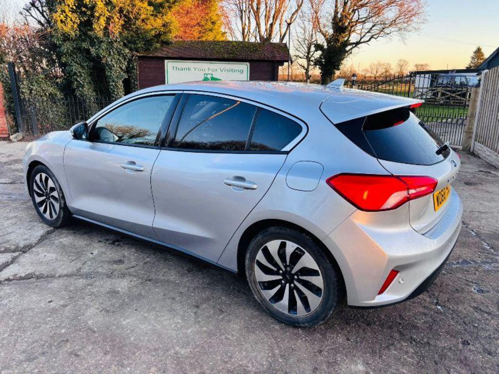 2019 68 FORD FOCUS ZETEC 1L ECO BOOST HATCHBACK *49940 MILES*TURNING OVER BUT WON'T START* - Image 3 of 15