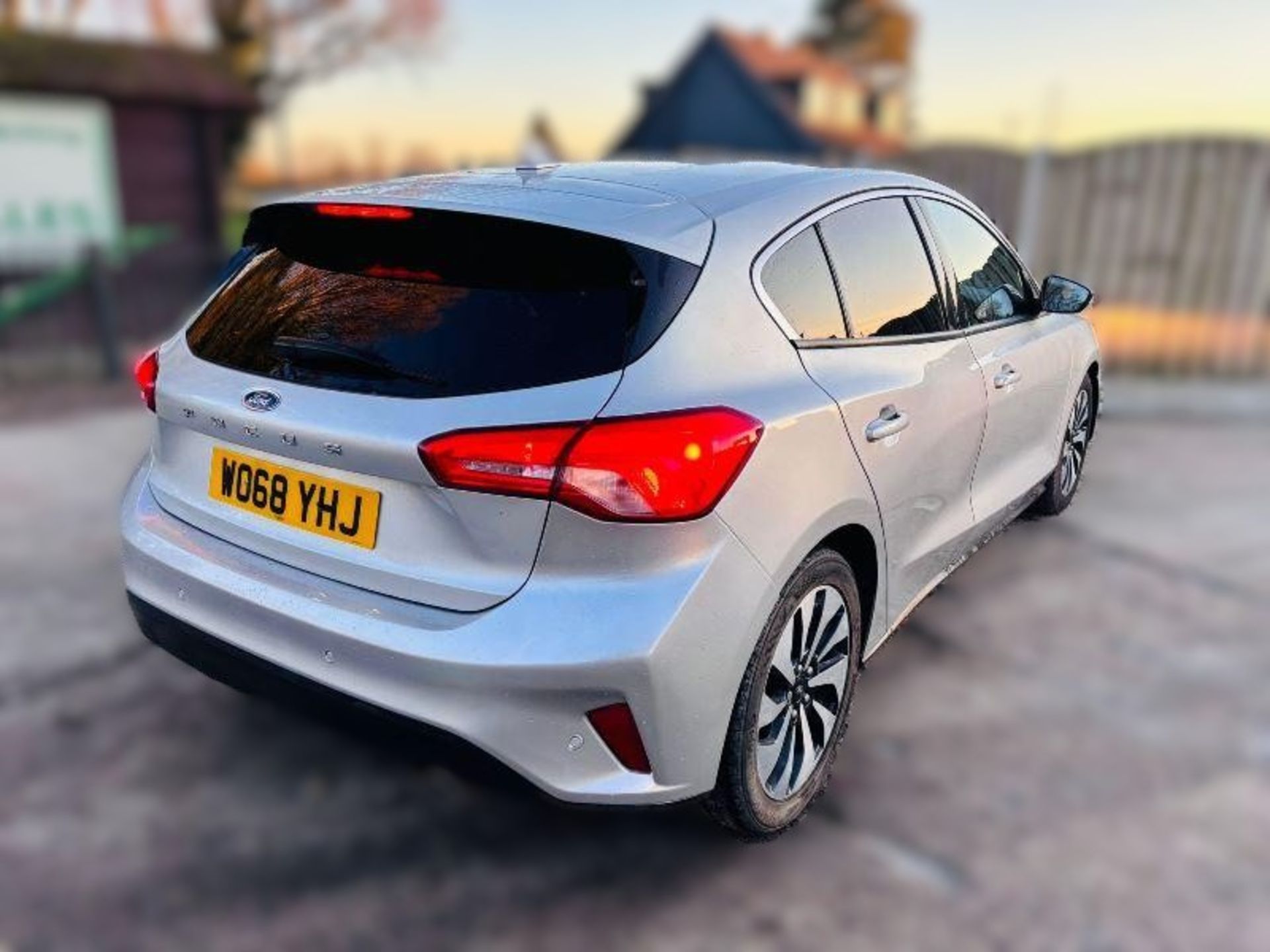 2019 68 FORD FOCUS ZETEC 1L ECO BOOST HATCHBACK *49940 MILES*TURNING OVER BUT WON'T START* - Image 6 of 15
