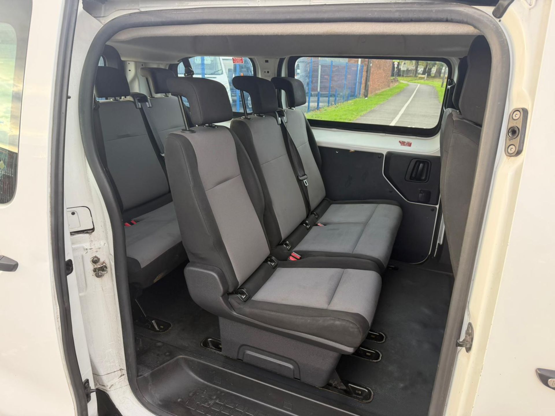 2019 69 VAUXHALL VIVARO LIFE EDITION S/S MINIBUS - 163K MILES - 9 SEATS - AIR CON - Image 10 of 12