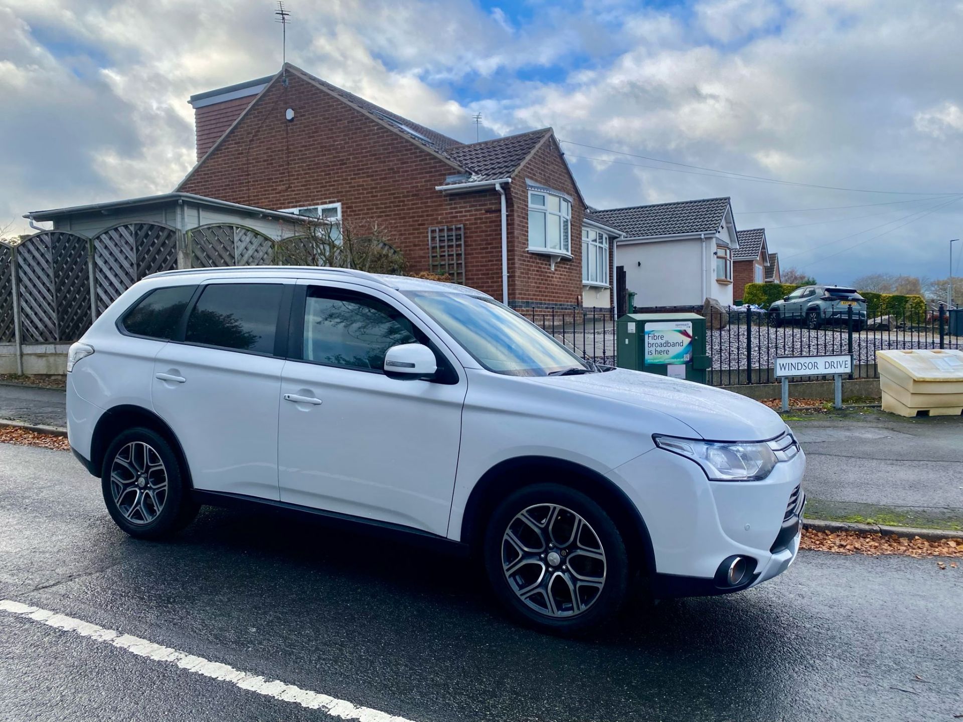 2015 MITSUBISHI OUTLANDER GX3 DI-D AUTO SUV BRILLIANT WHITE *AROUND 76K MILES* FULL LEATHER* - Image 7 of 19