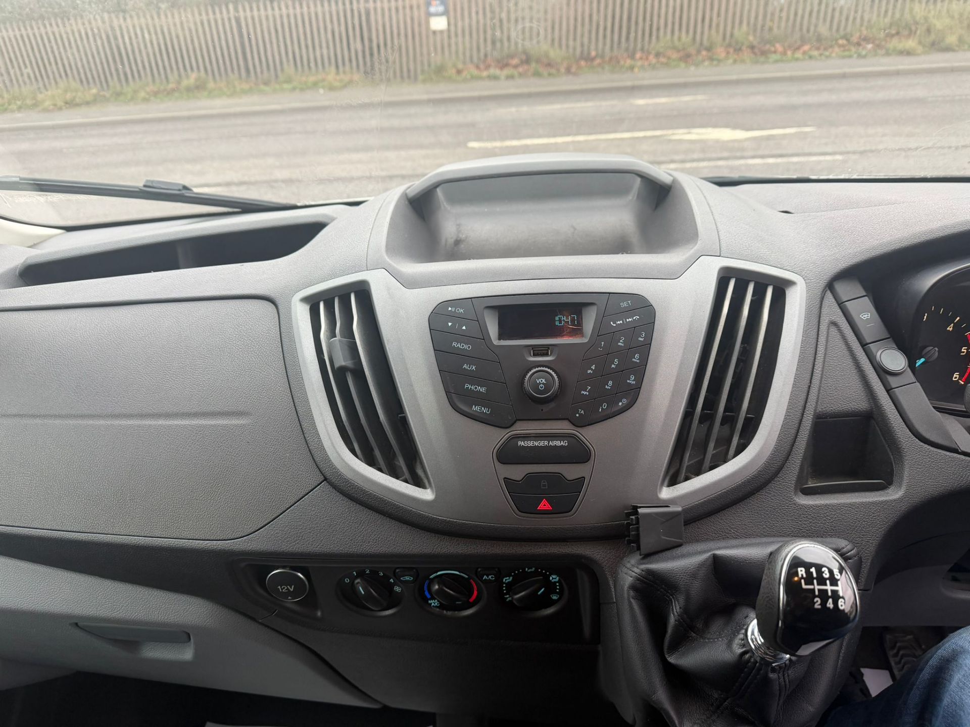 2016 66 FORD TRANSIT WORKSHOP VAN - 77K MILES - INTERNAL RACKING - 1 KEY - Image 18 of 31