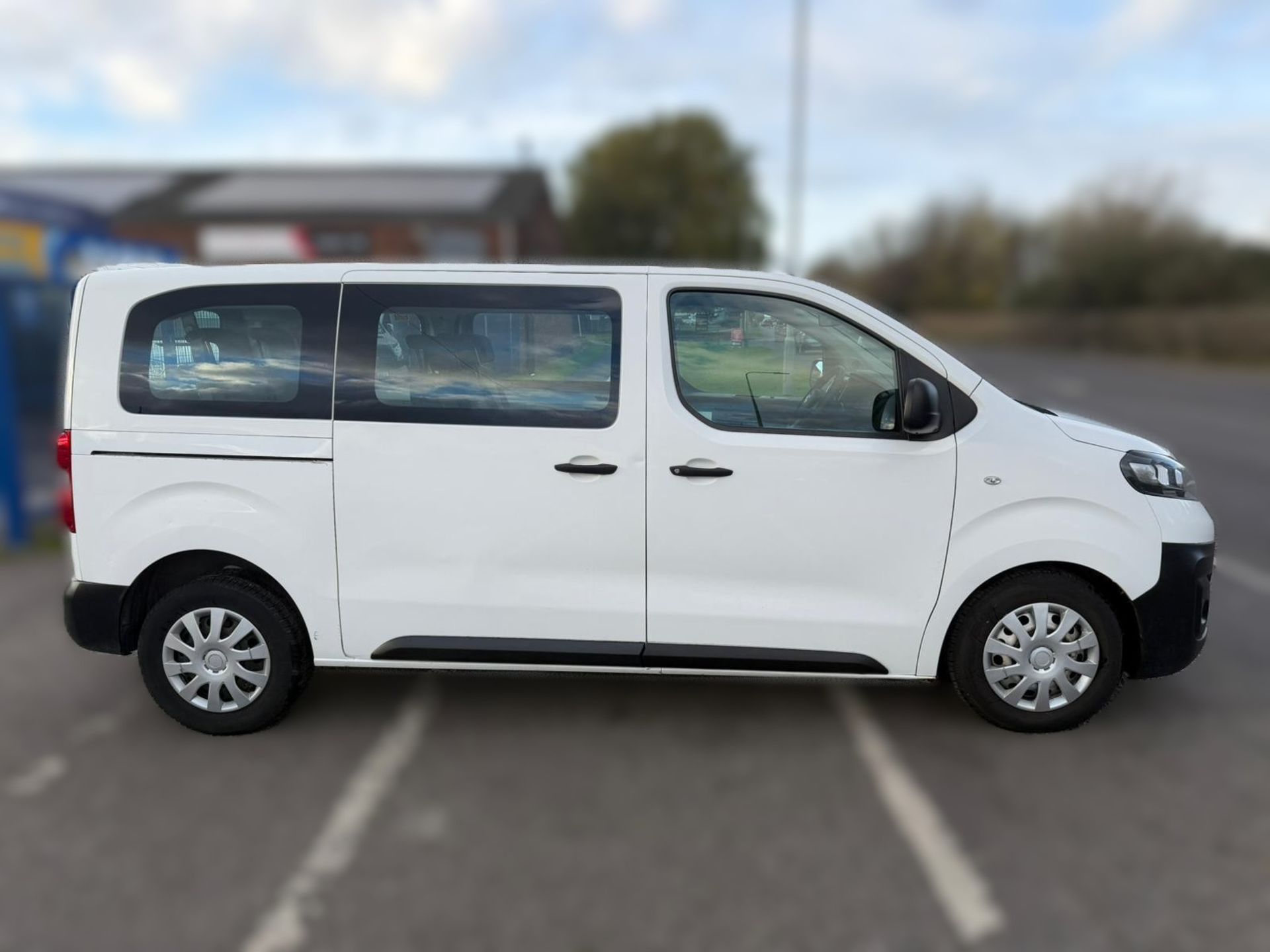2019 69 VAUXHALL VIVARO LIFE EDITION S/S MINIBUS - 163K MILES - 9 SEATS - AIR CON - Image 4 of 12