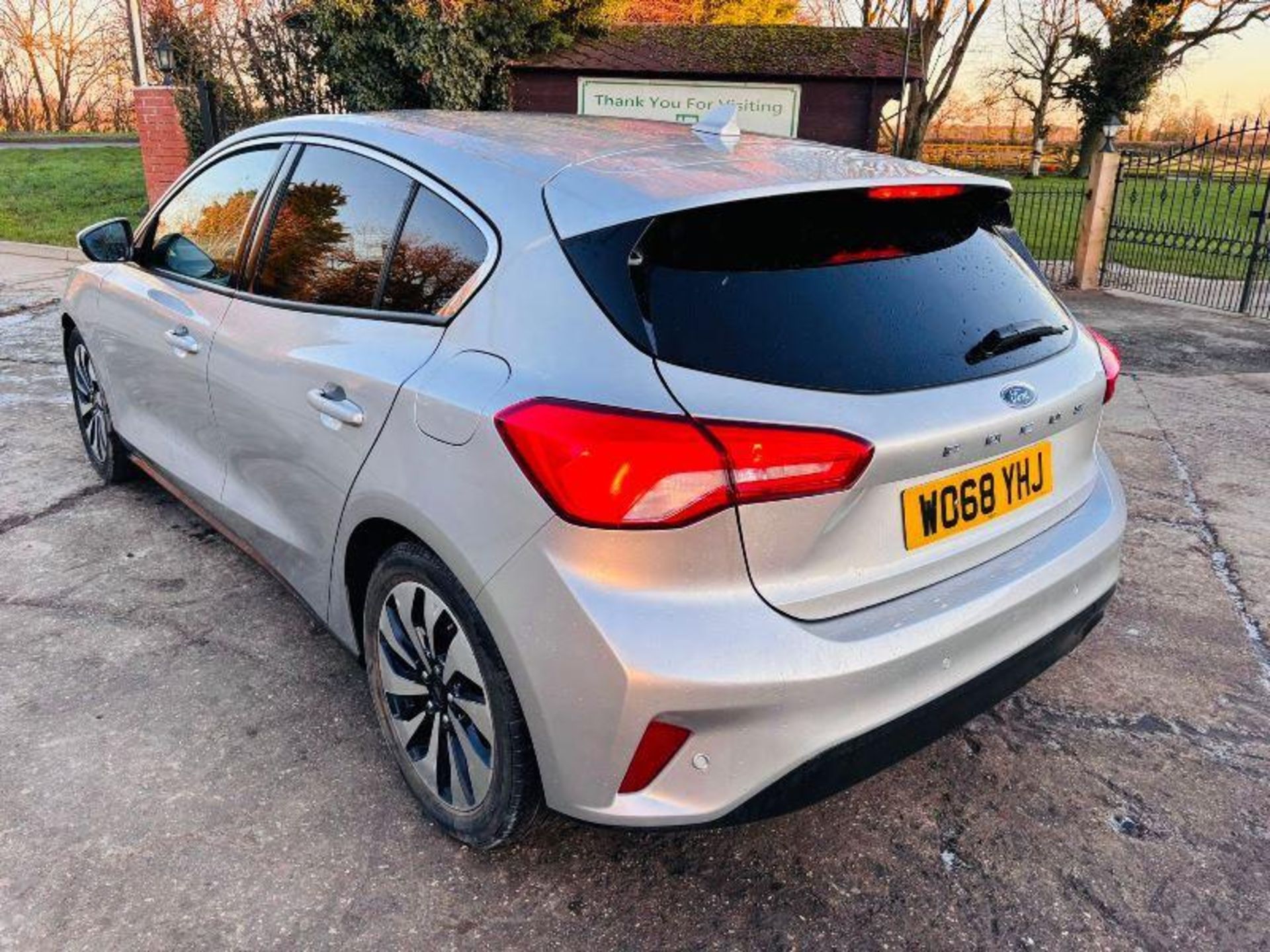 2019 68 FORD FOCUS ZETEC 1L ECO BOOST HATCHBACK *49940 MILES*TURNING OVER BUT WON'T START* - Image 4 of 15