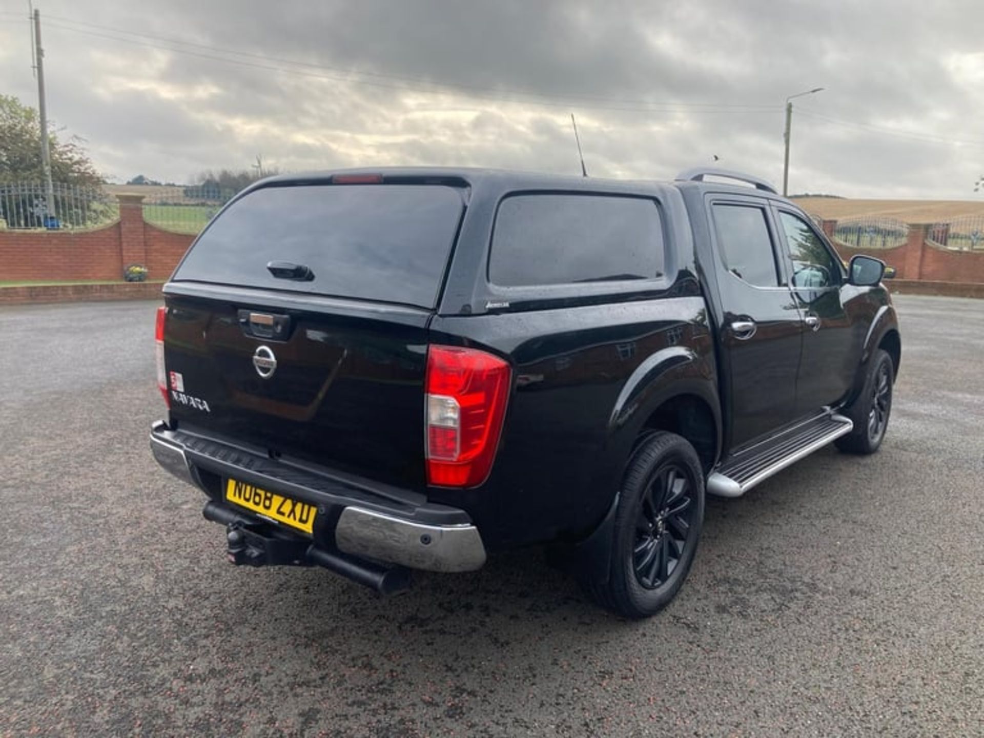 2018 68 NISSAN NAVARA TEKNA DCI AUTO PICK UP - 119K MILES - AIR CON - TOW BAR - Image 3 of 15