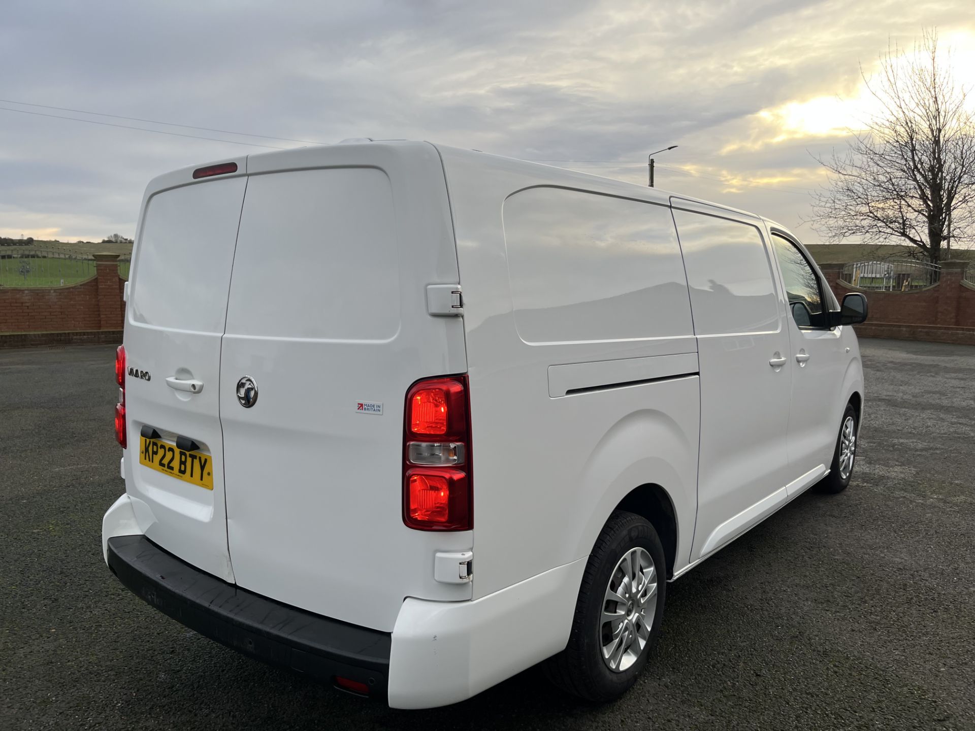 2022 22 VAUXHALL VIVARO F3100 SPORTIVE S/S PANEL VAN - 128K MILES - PLY LINED - Image 4 of 20