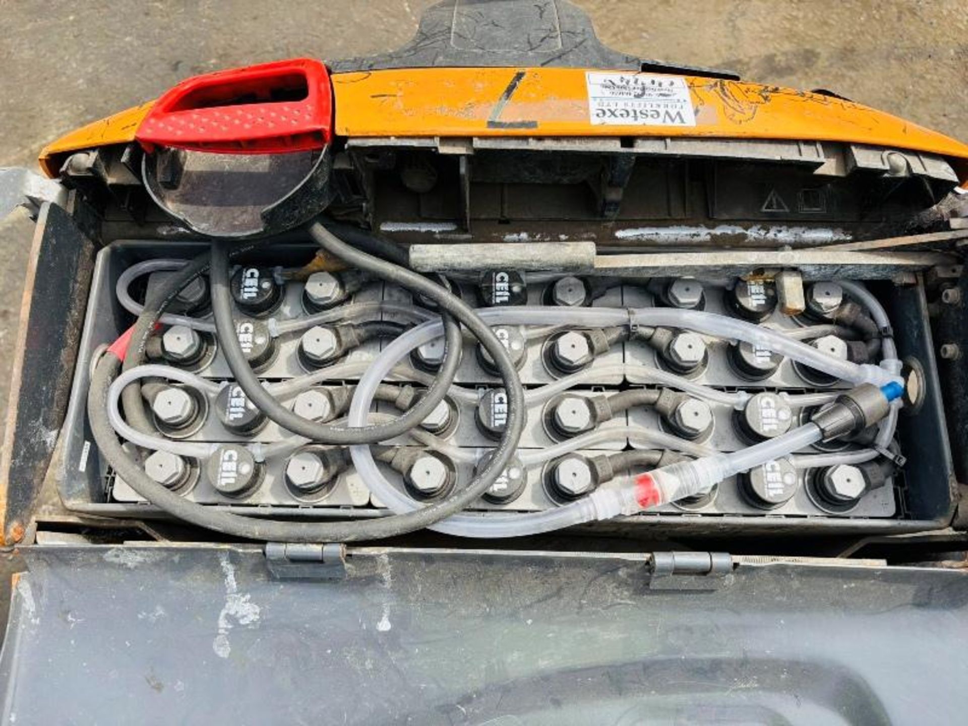 STILL EXU18 BATTERY POWERED PALLET TRUCK - Image 4 of 7