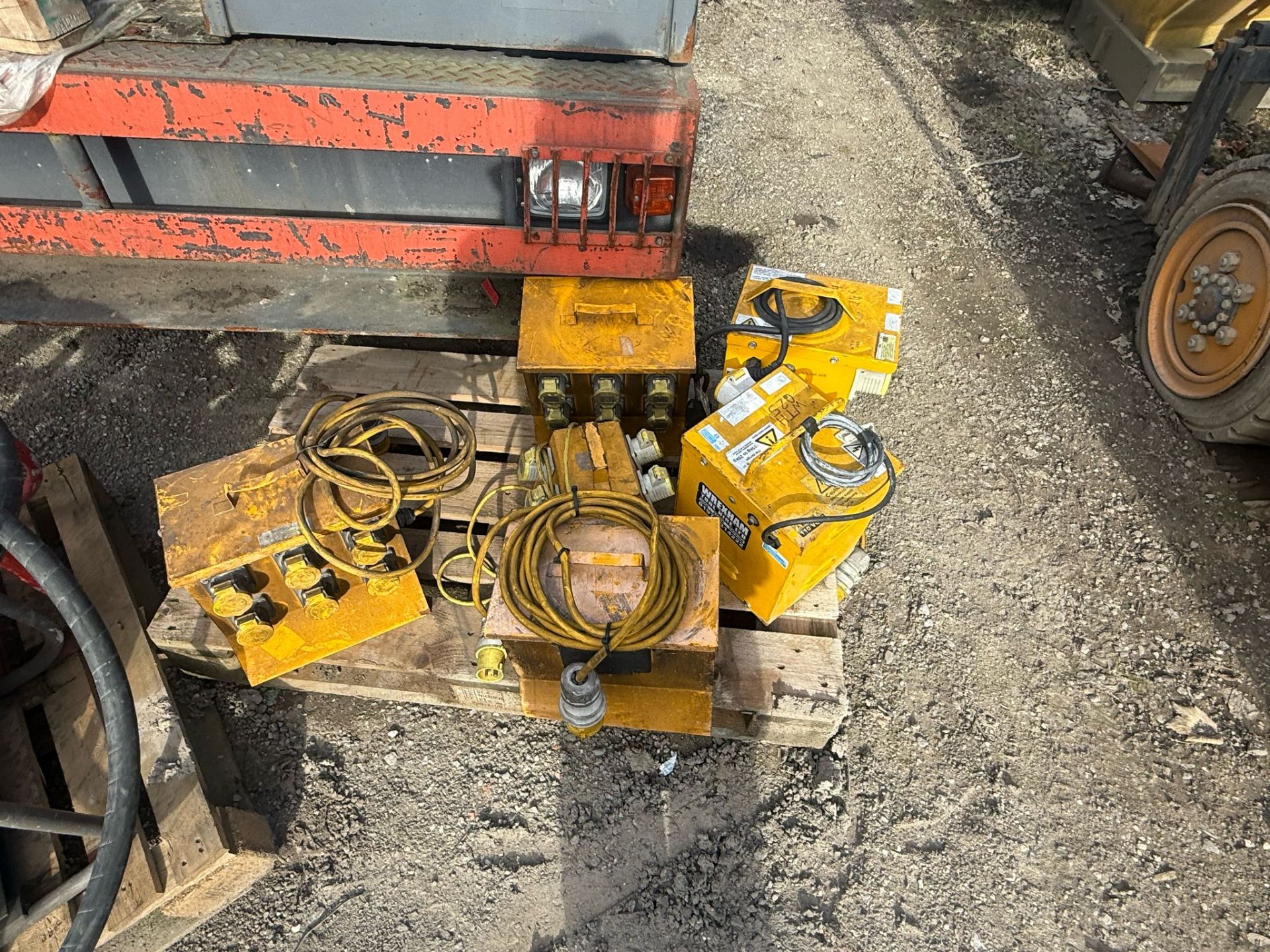 PALLET OF WORKING TRANSFORMERS - Image 6 of 7