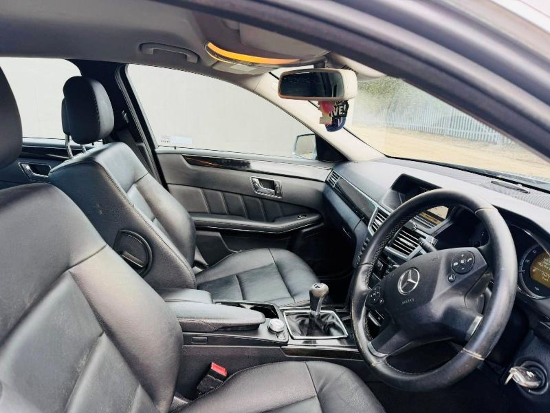 2010 59 MERCEDES E200 BLUEF-CY A-GARDE CDI *316351 MILES* - Image 2 of 14