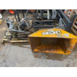 X2 PALLET OF JCB HTD-5 DUMPER SPARES *NO VAT*