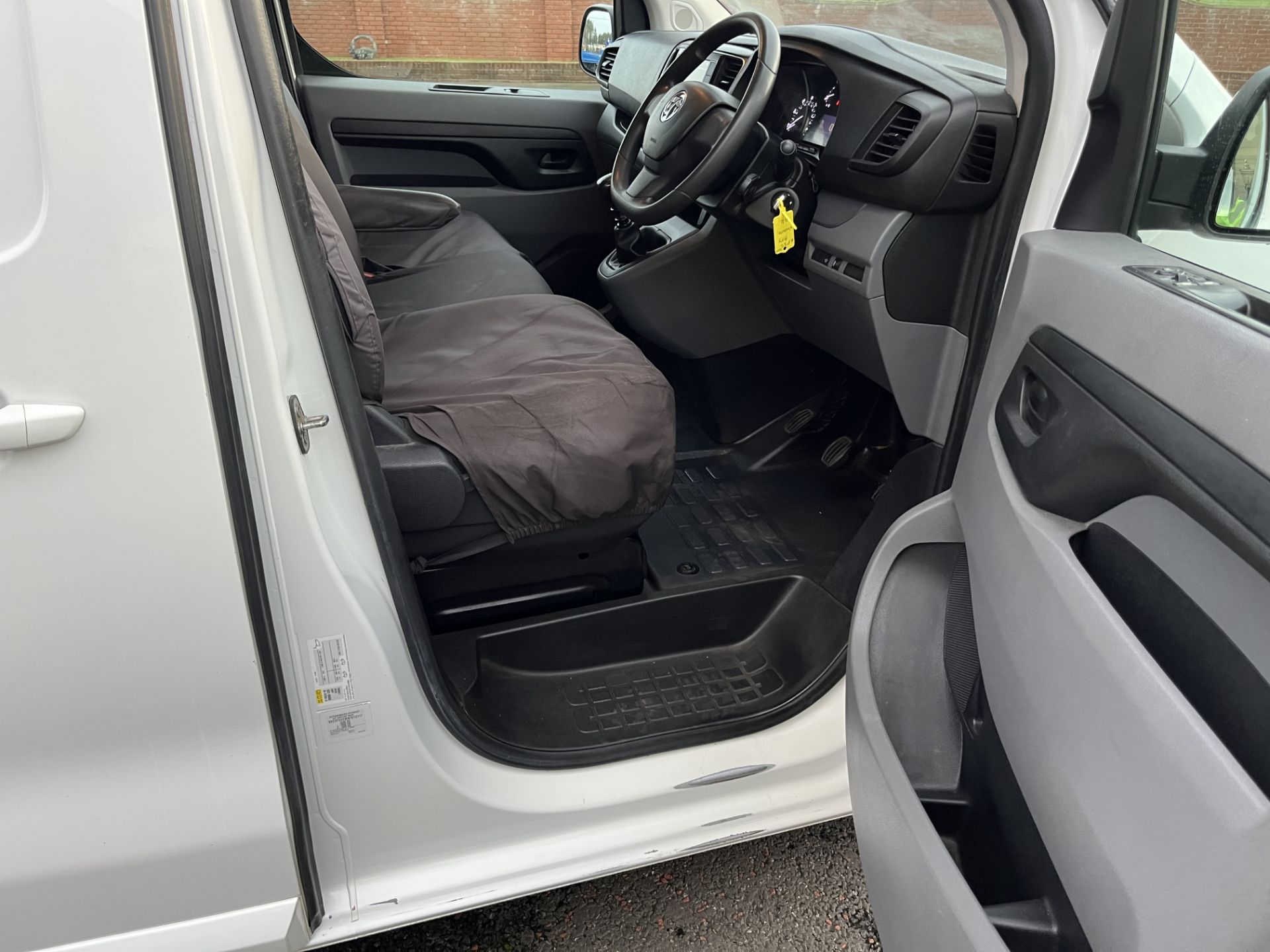 2022 22 VAUXHALL VIVARO F3100 SPORTIVE S/S PANEL VAN - 128K MILES - PLY LINED - Image 5 of 20