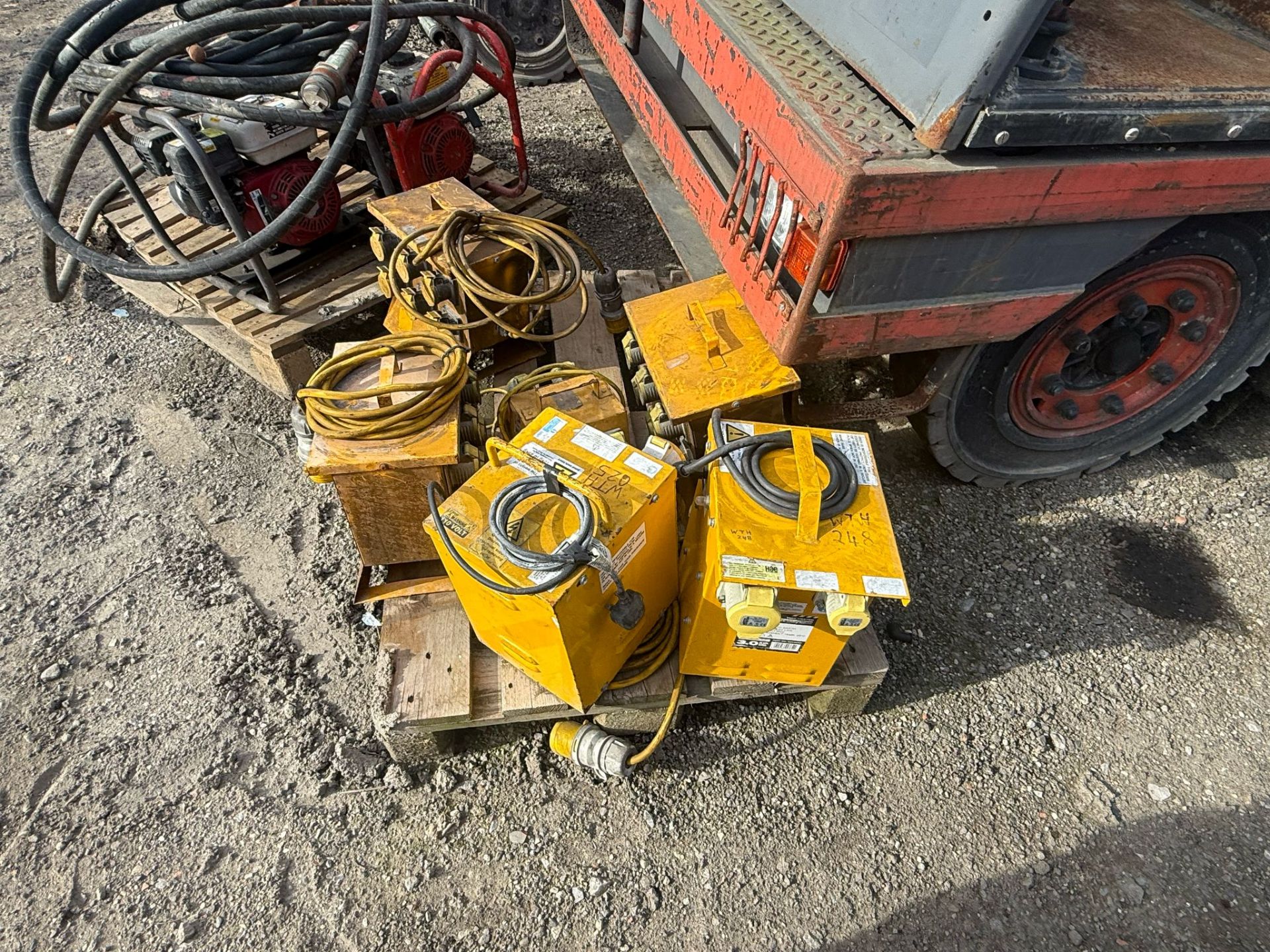 PALLET OF WORKING TRANSFORMERS - Image 2 of 7