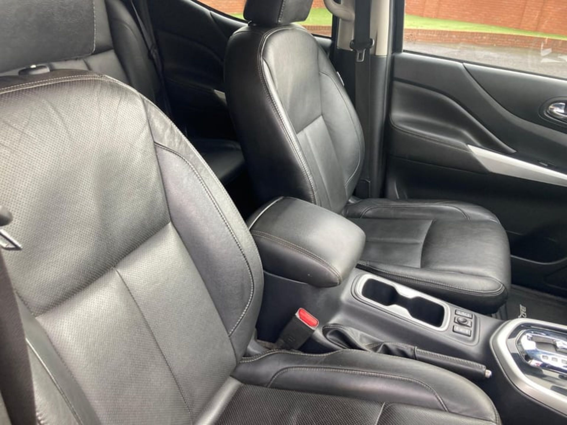 2018 68 NISSAN NAVARA TEKNA DCI AUTO PICK UP - 119K MILES - AIR CON - TOW BAR - Image 13 of 15