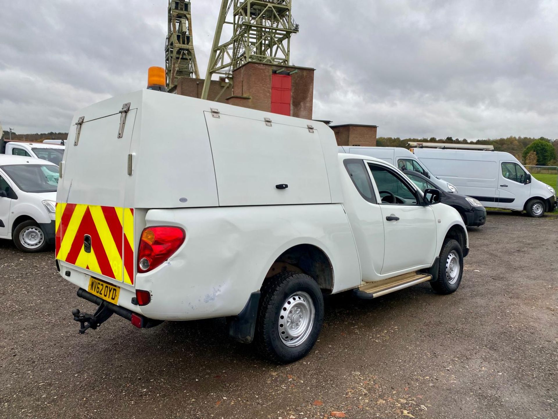2012 62 MITSUBISHI L200 4LIFE CLUB CAB DI-D 4X4 PICK UP - 129K MILES - AIR CON - TOW BAR - Image 4 of 13