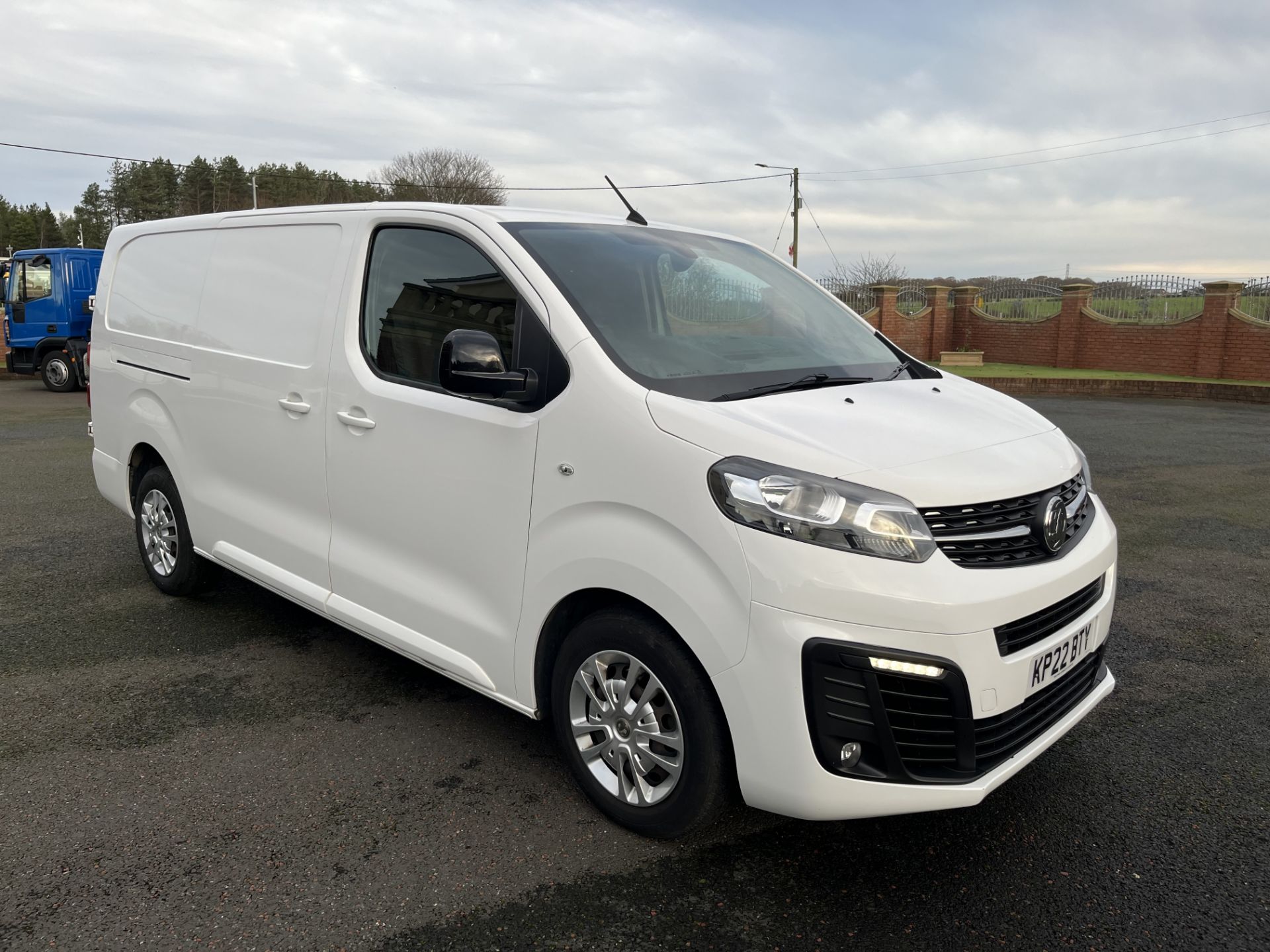 2022 22 VAUXHALL VIVARO F3100 SPORTIVE S/S PANEL VAN - 128K MILES - PLY LINED - Image 2 of 20