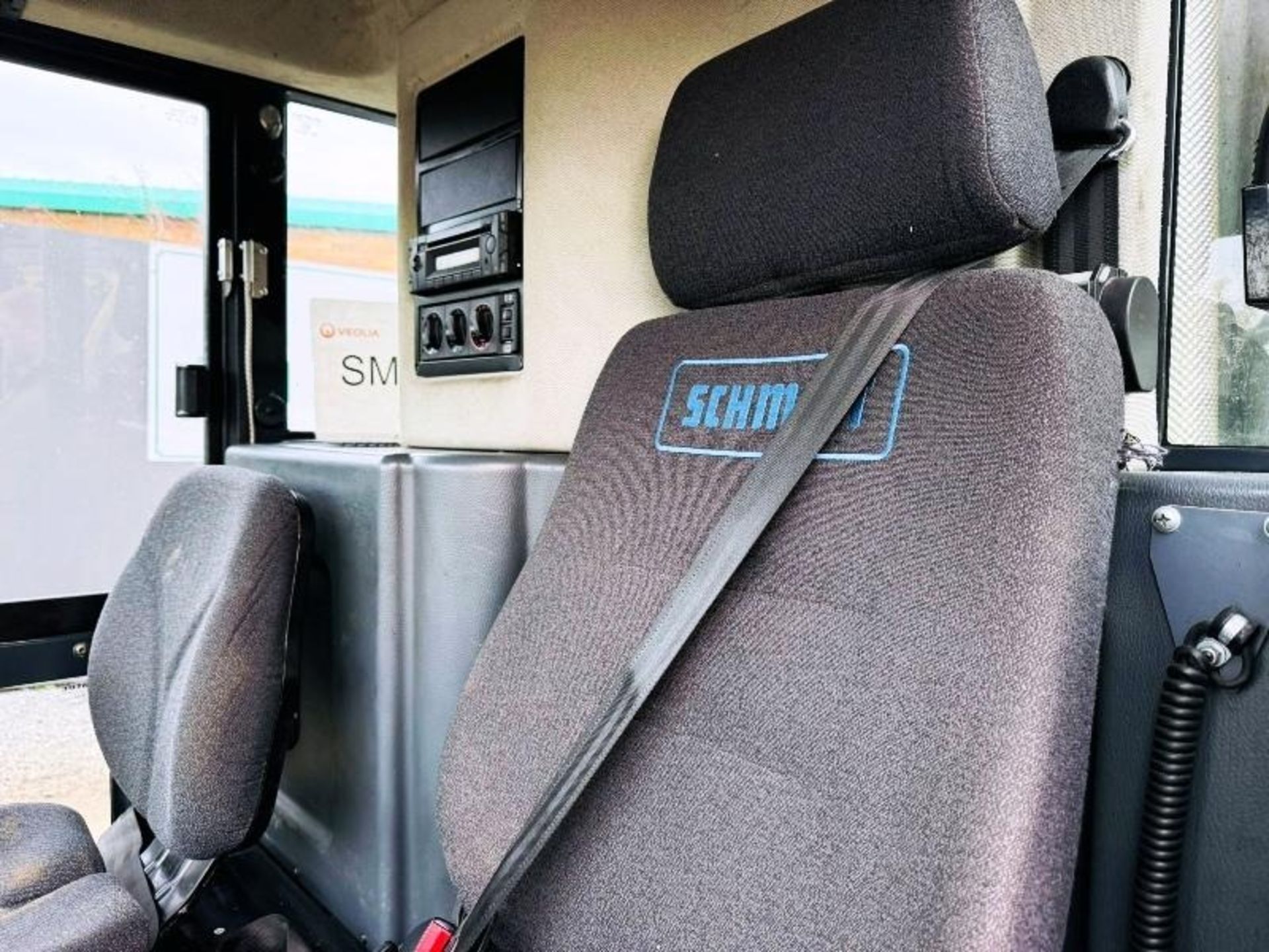 SCHMIDT 200 COMPACT SWEEPER*YEAR 2017* - Image 11 of 16