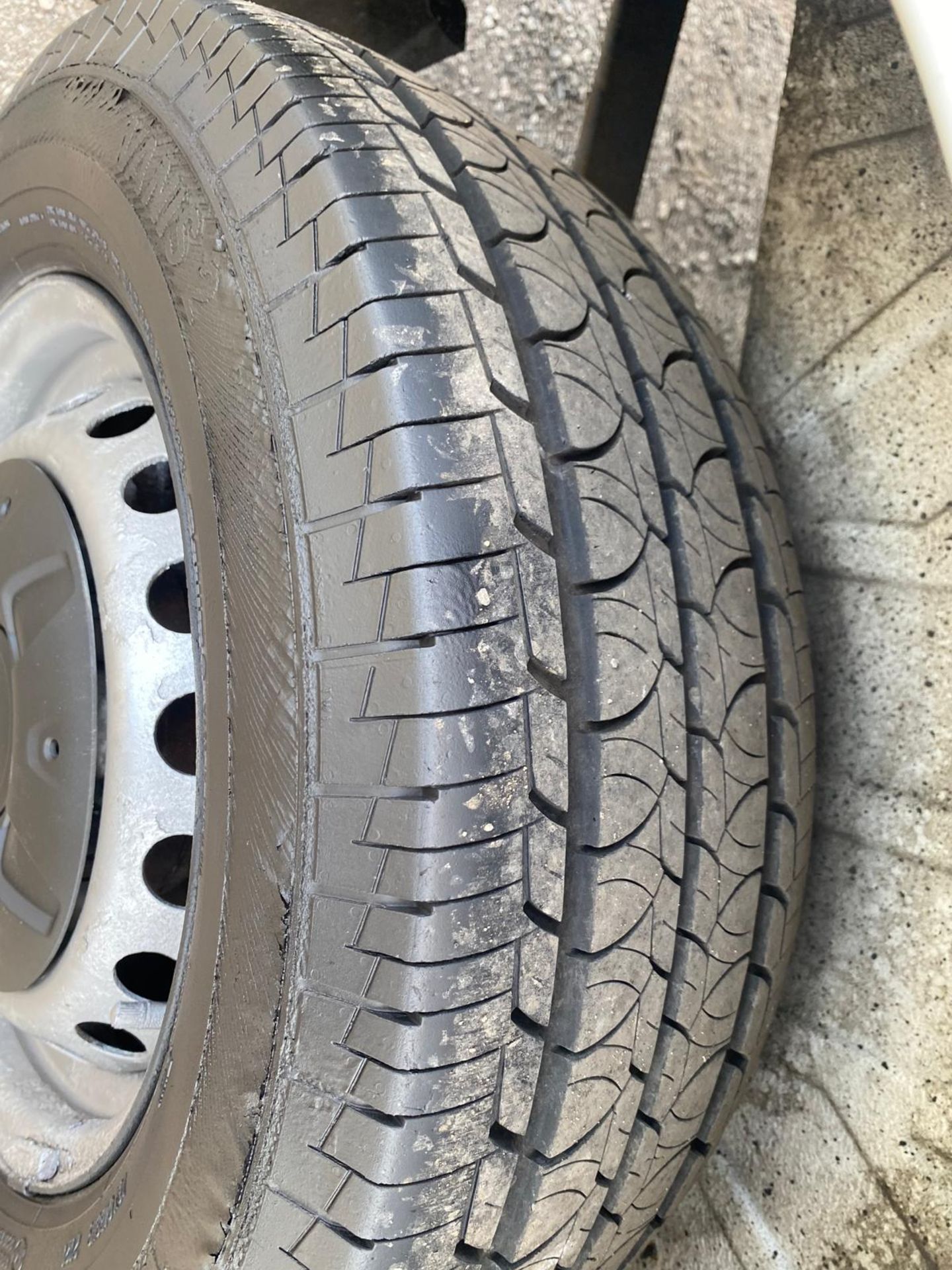 2017 FORD TRANSIT CUSTOM 270 PANEL VAN - 128K MILES - FULL SERVICE HISTORY - NO VAT - Image 8 of 12