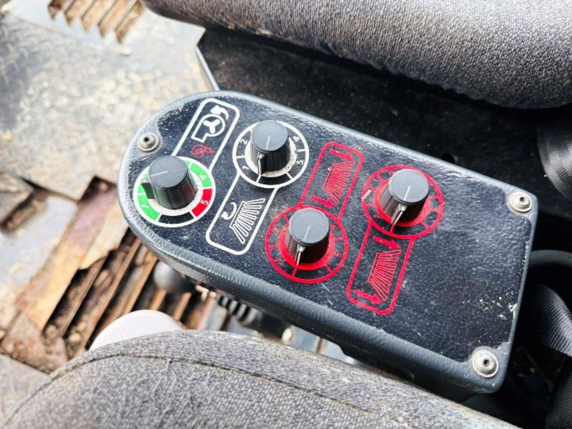 SCHMIDT 200 COMPACT SWEEPER*YEAR 2017* - Image 14 of 16