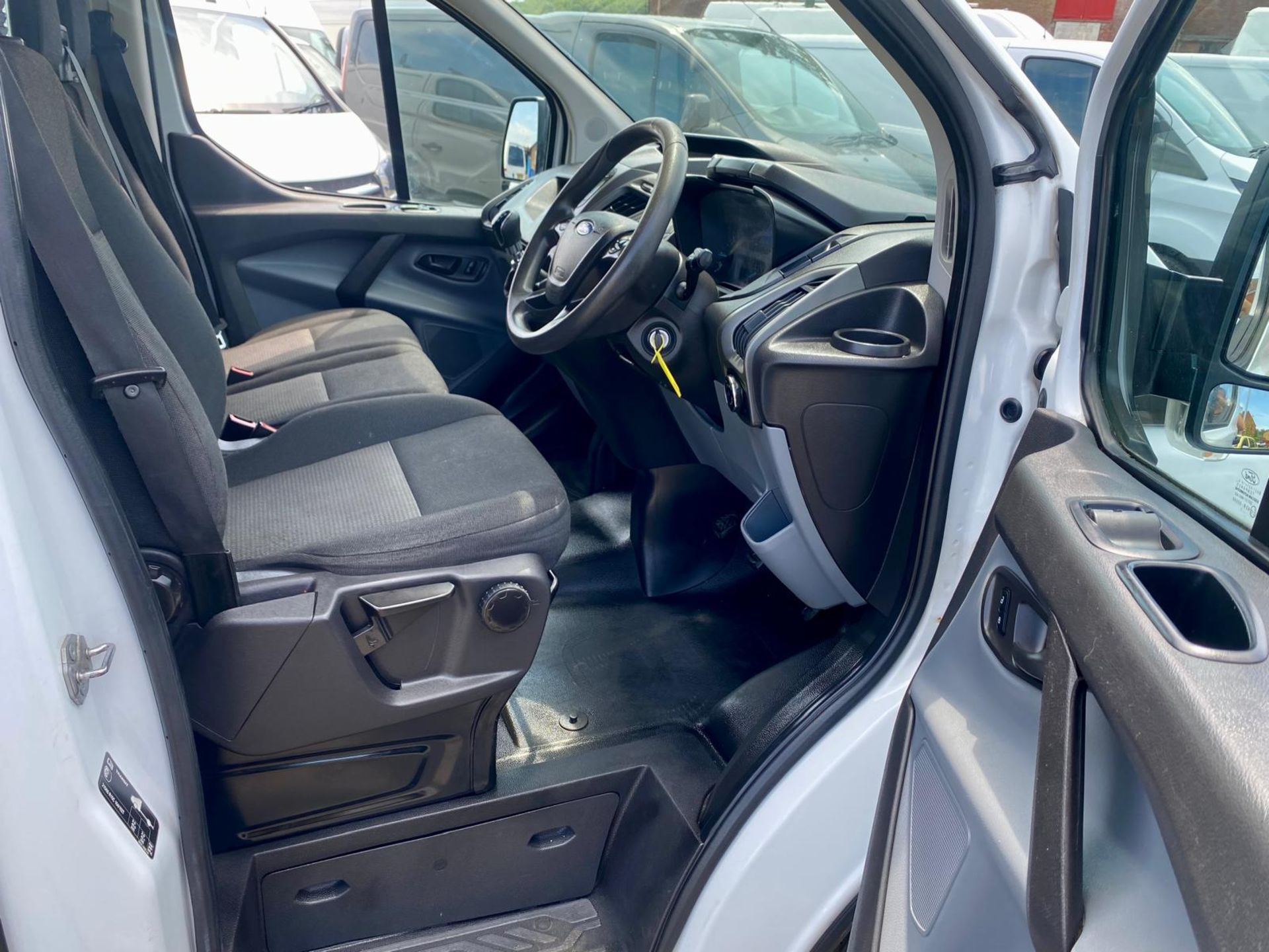 2017 FORD TRANSIT CUSTOM 270 PANEL VAN - 128K MILES - FULL SERVICE HISTORY - NO VAT - Image 9 of 12