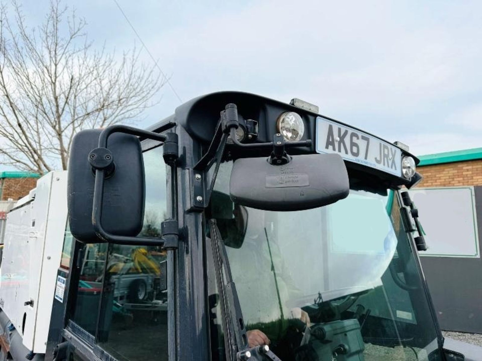 SCHMIDT 200 COMPACT SWEEPER*YEAR 2017* - Image 7 of 16