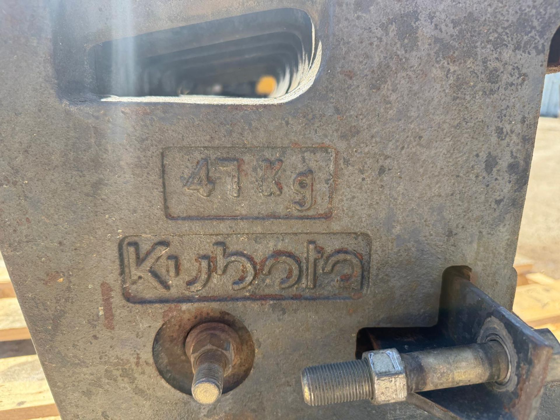 PALLET OF 12 KUBOTA 47KG FRONT TRACTOR WEIGHTS - Image 3 of 10