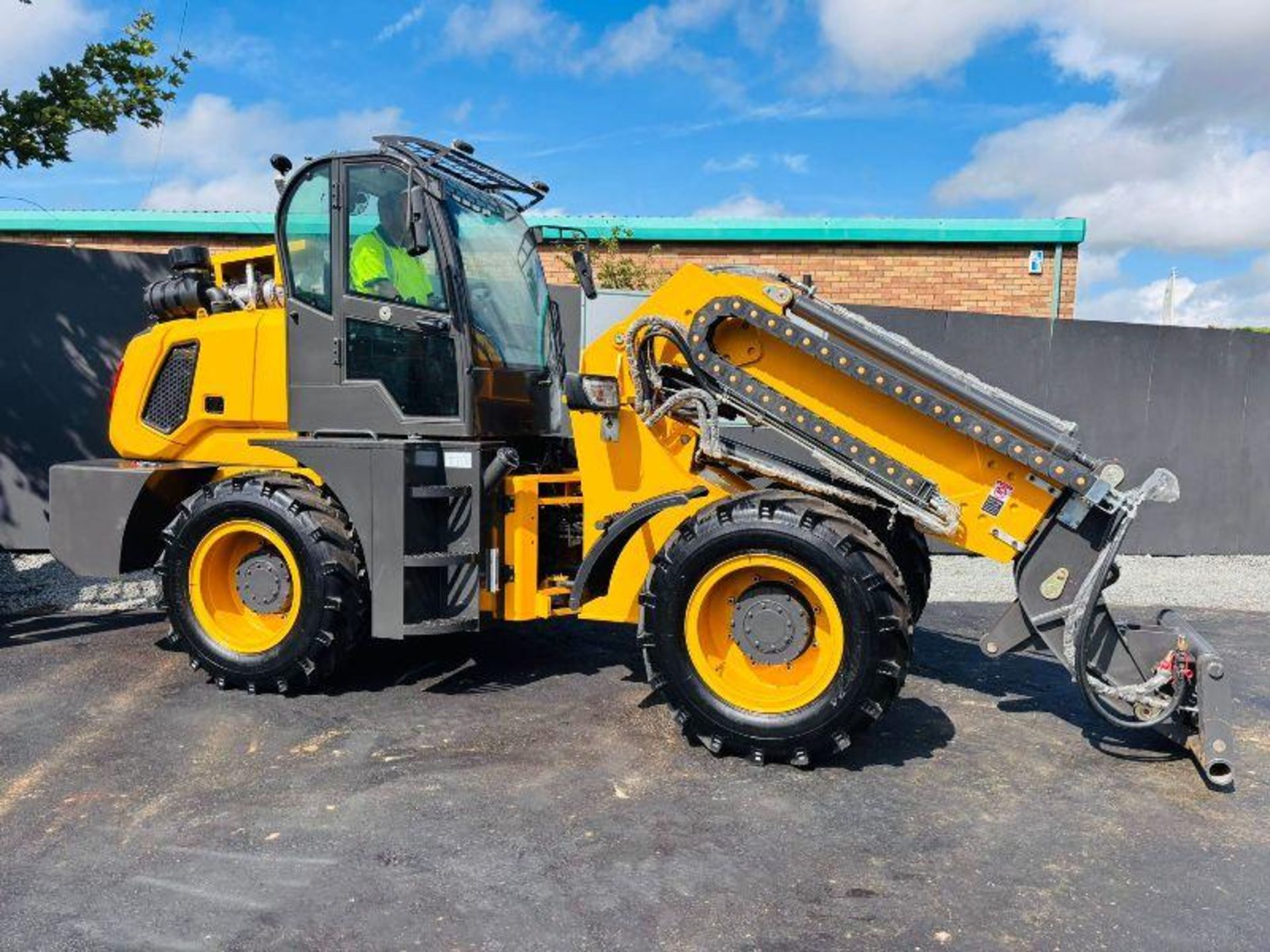 Telehandler Rear Hitch VC00003 Information from the seller: ZL931 ARTICULATED TELEHANDLER *C/W ...