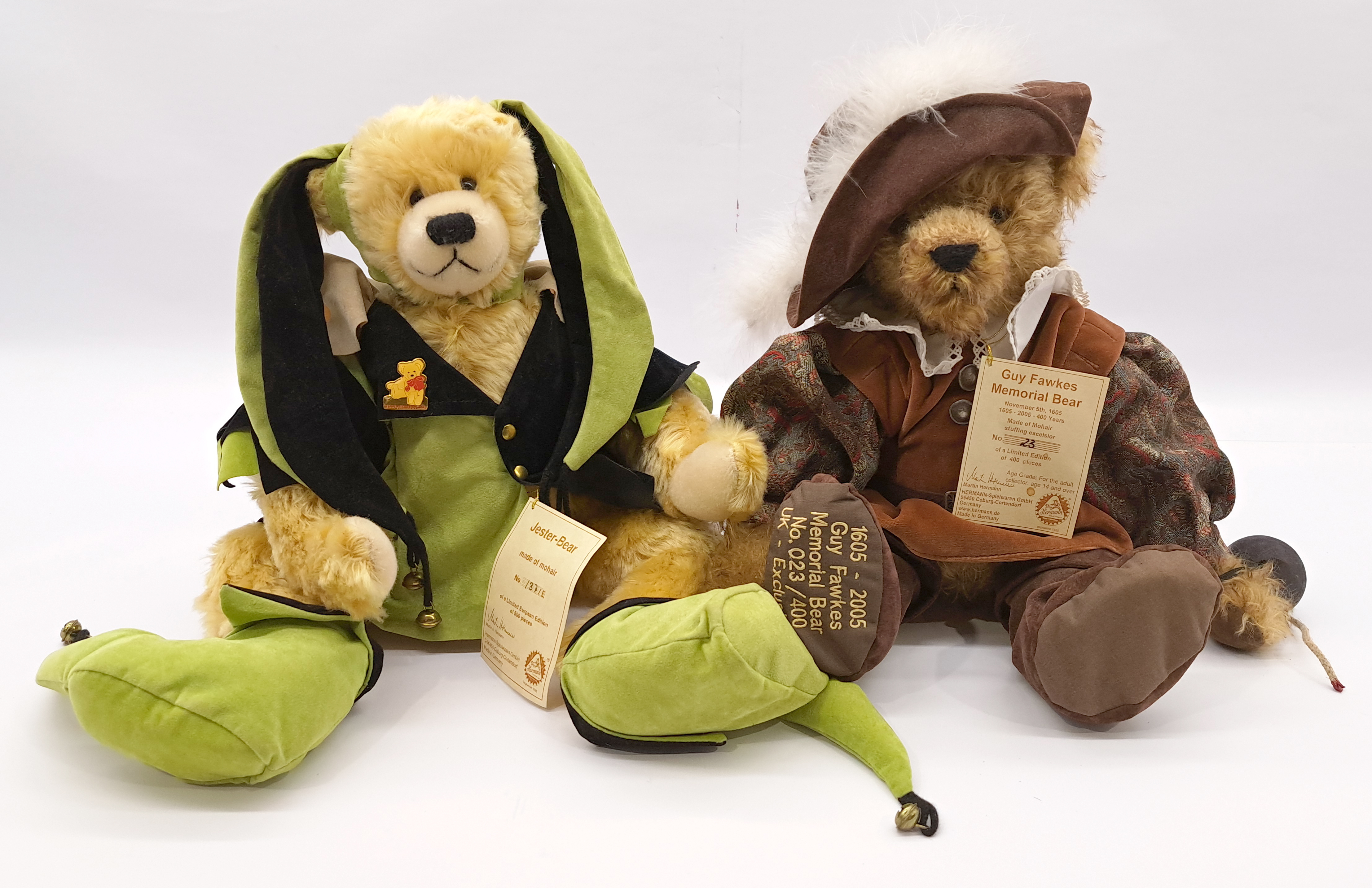 Hermann-Spielwaren pair of teddy bears: (1) Jester Bear, LE 500, blonde