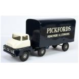 Triang Tinplate Large Scale Thames Trader "Pickford's" Articulated Removal Truck - Blue and White