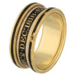 Georgian Yellow gold enamelled mourning ring