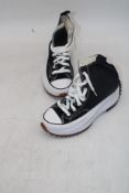 Converse Women's Run Star Hike Platform Canvas Shoes, Black/White/Gum, UK 5, No Box